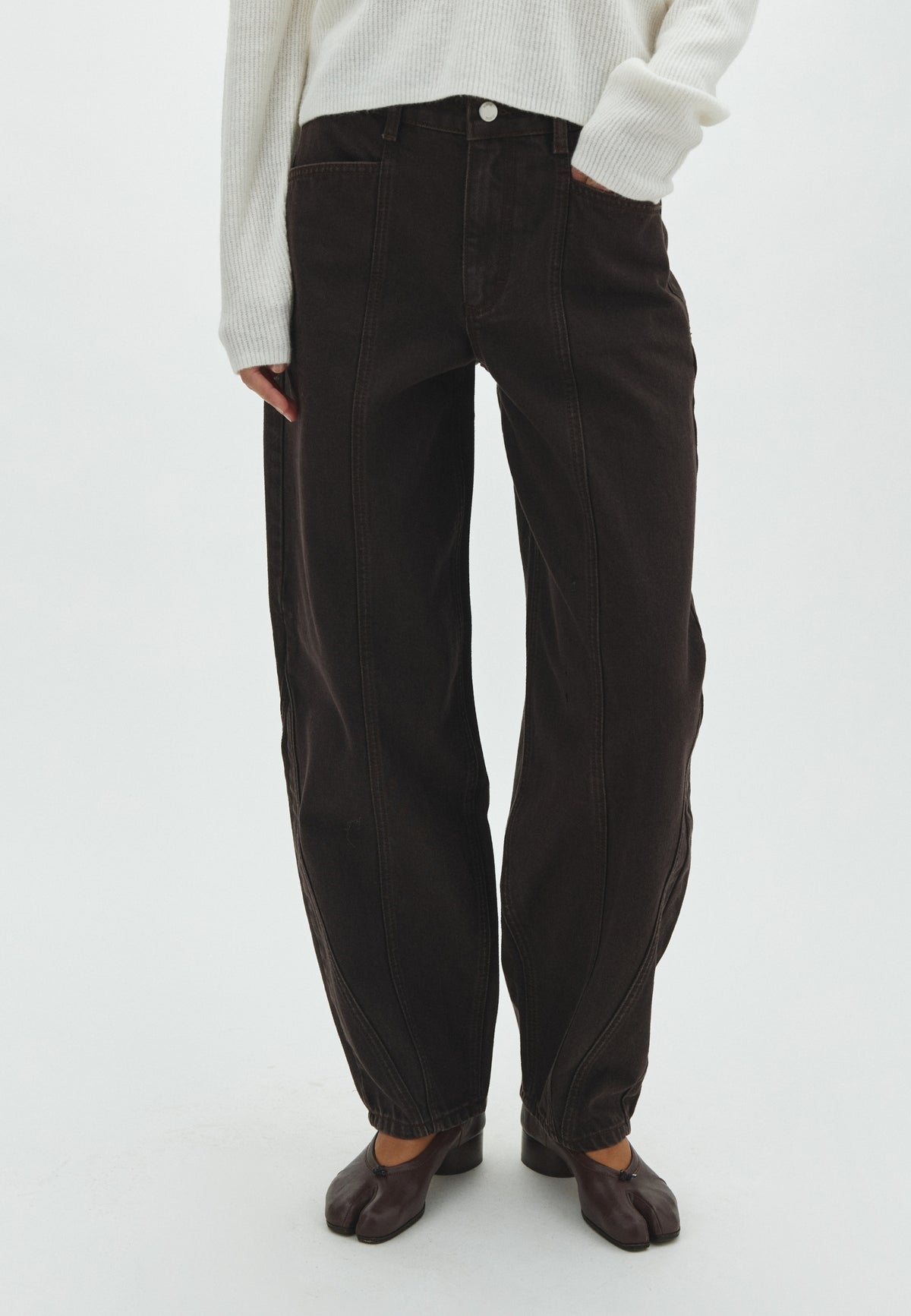 Almira-M_Brown Wash_Model_1