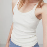 Essa-M_White_Video_0