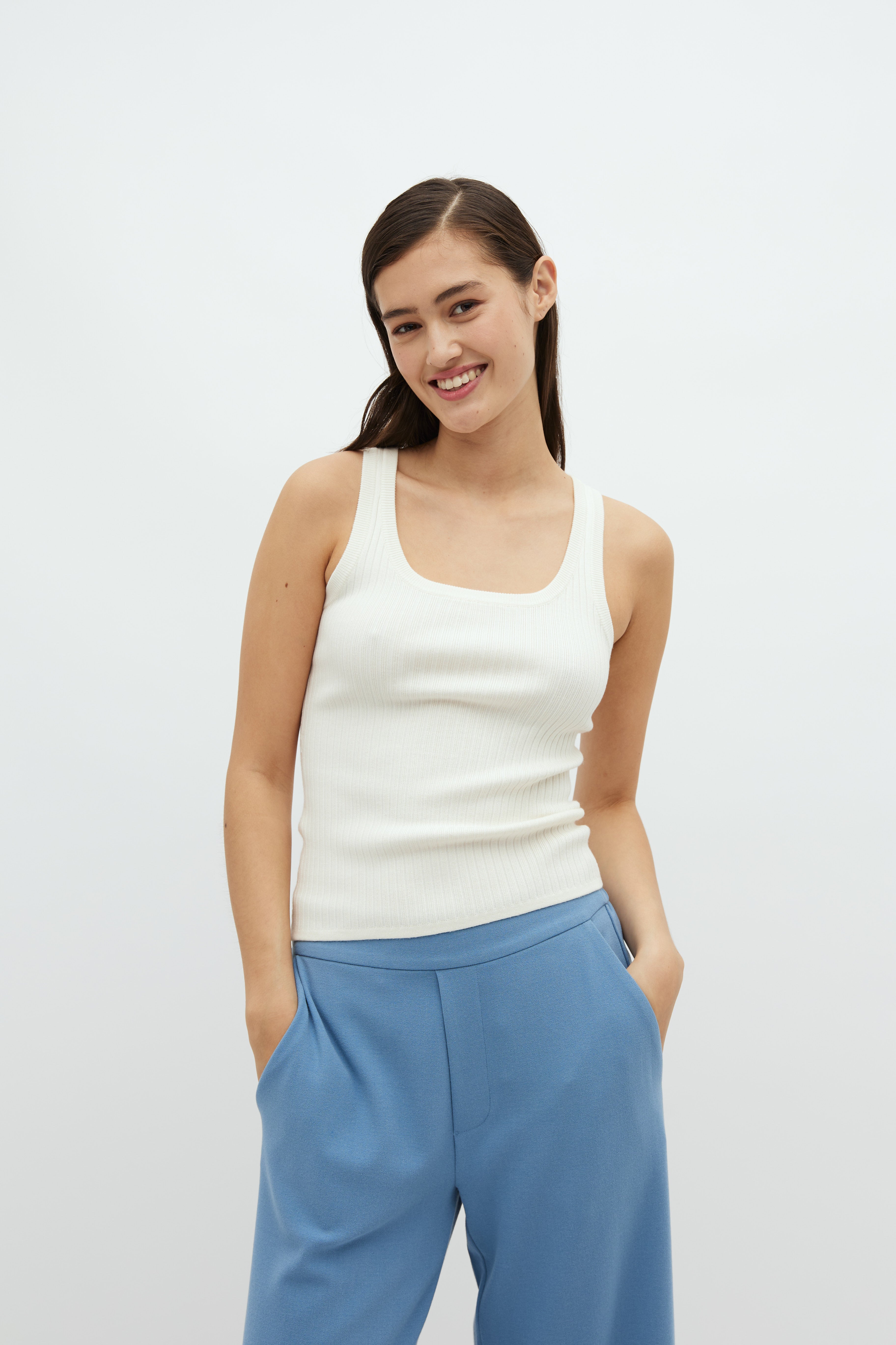 Thorn-M_Blue Dawn_Model_2