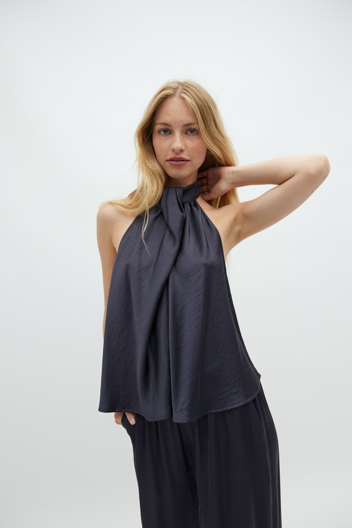 Zuzela-M_Ombre Blue_Model_0