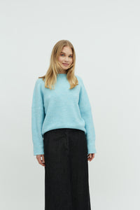 Gillian_Aqua Light Melange_Model_0