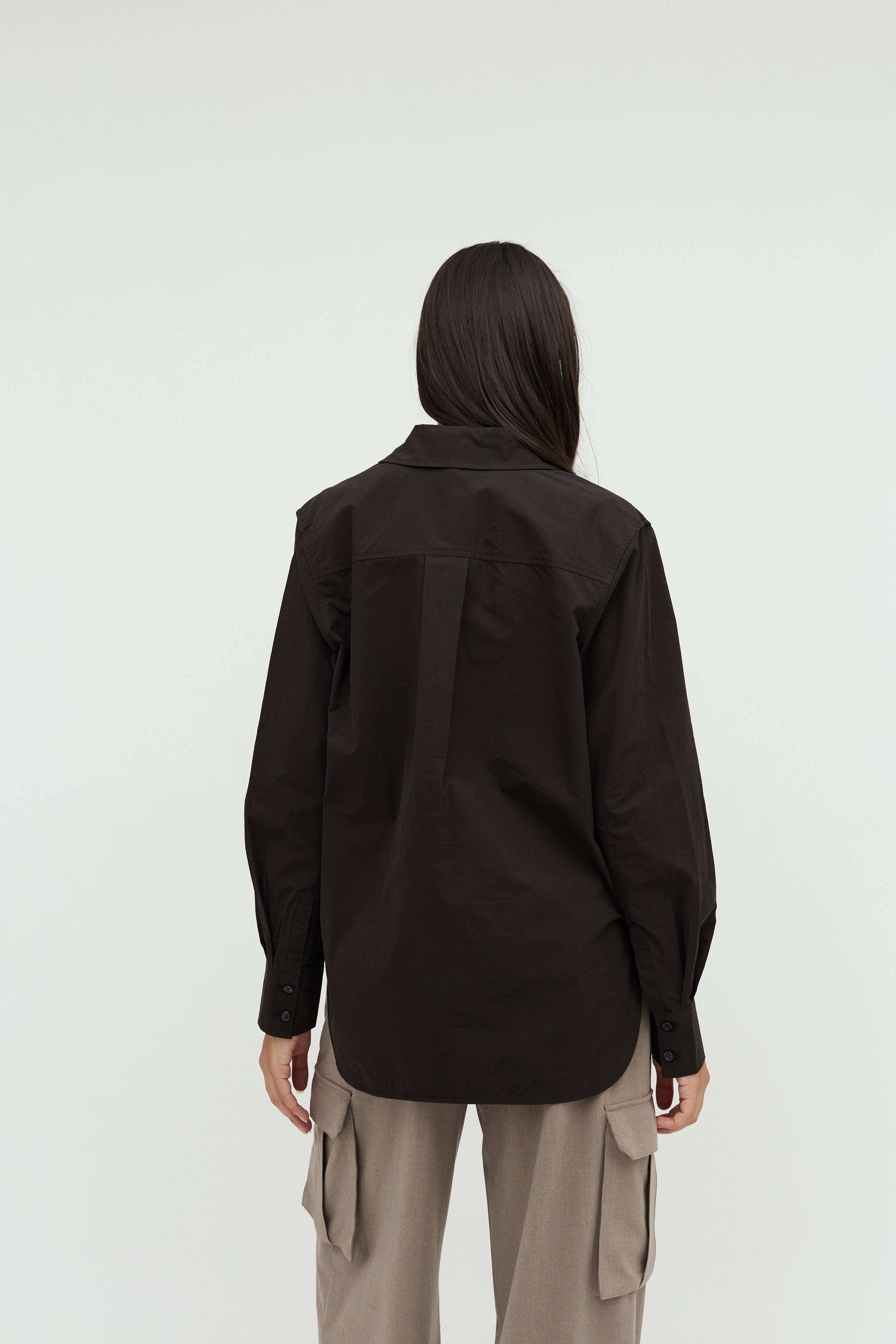 Dalinna-M_Black_Model_1