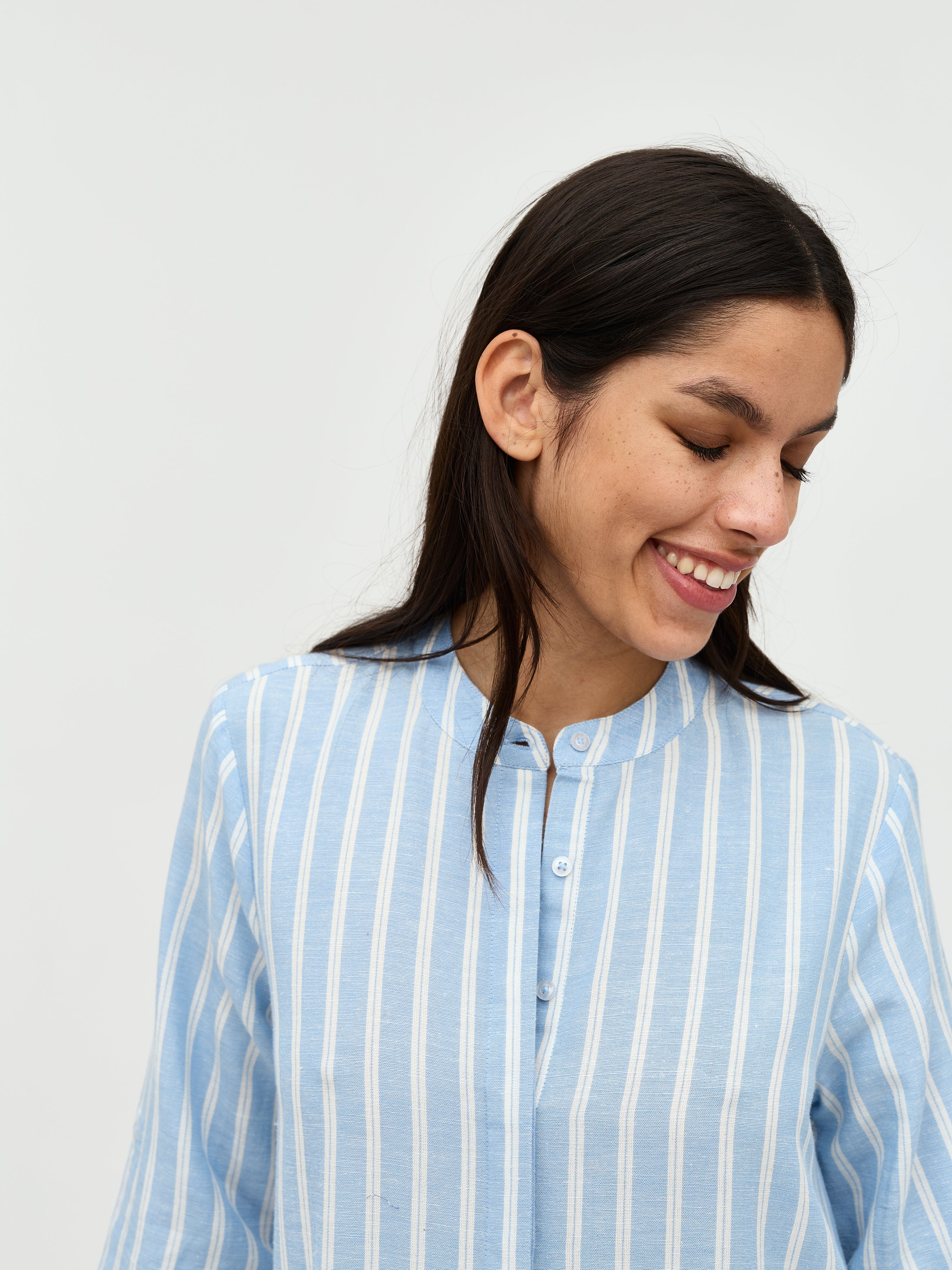 Albana-M_Blue Fjord Stripe_Model_1