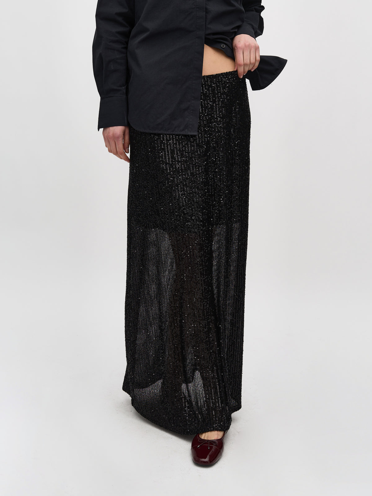 Mailily-M_Black_Model_0