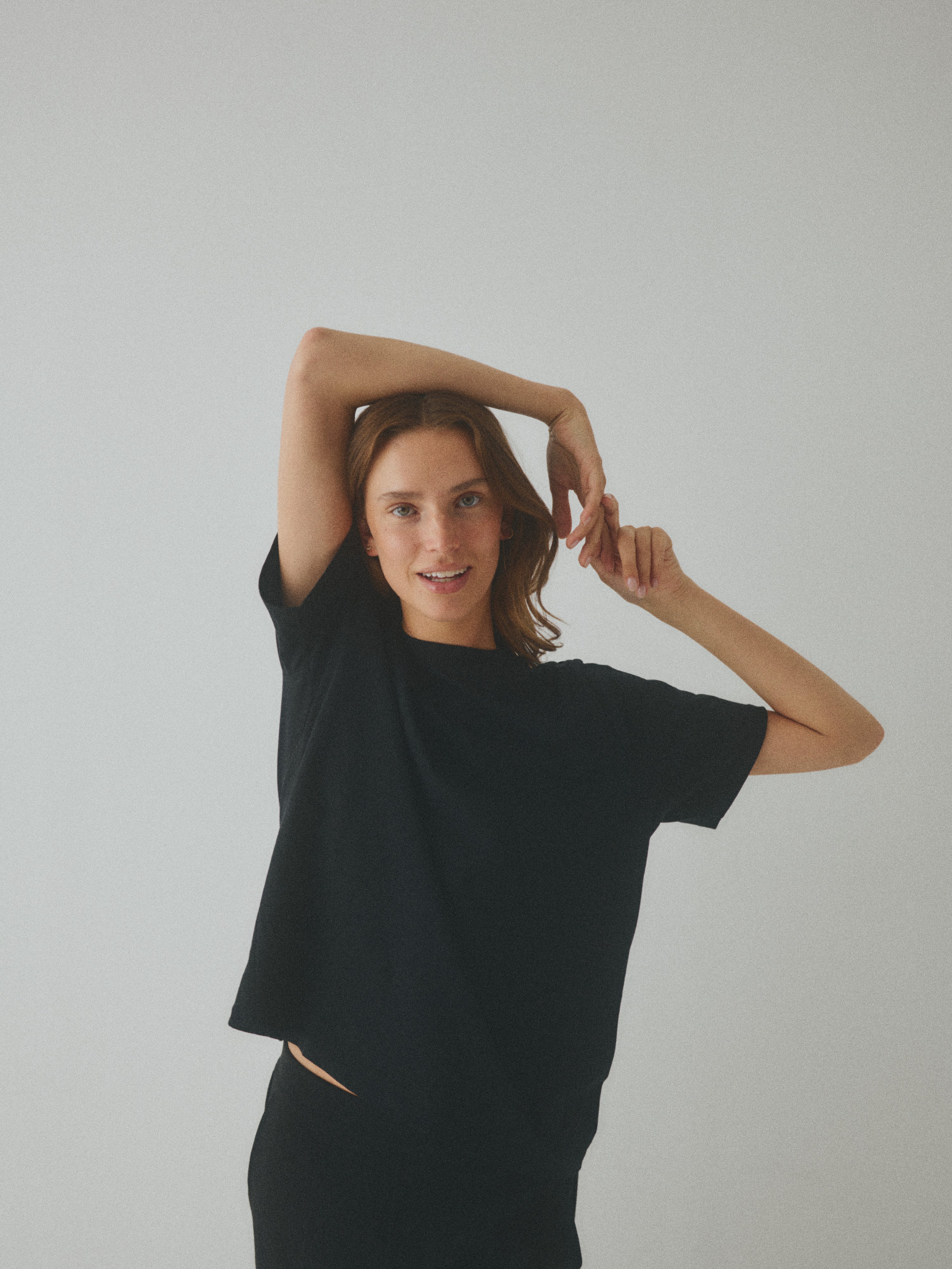 Julie-M_Black_Image_0