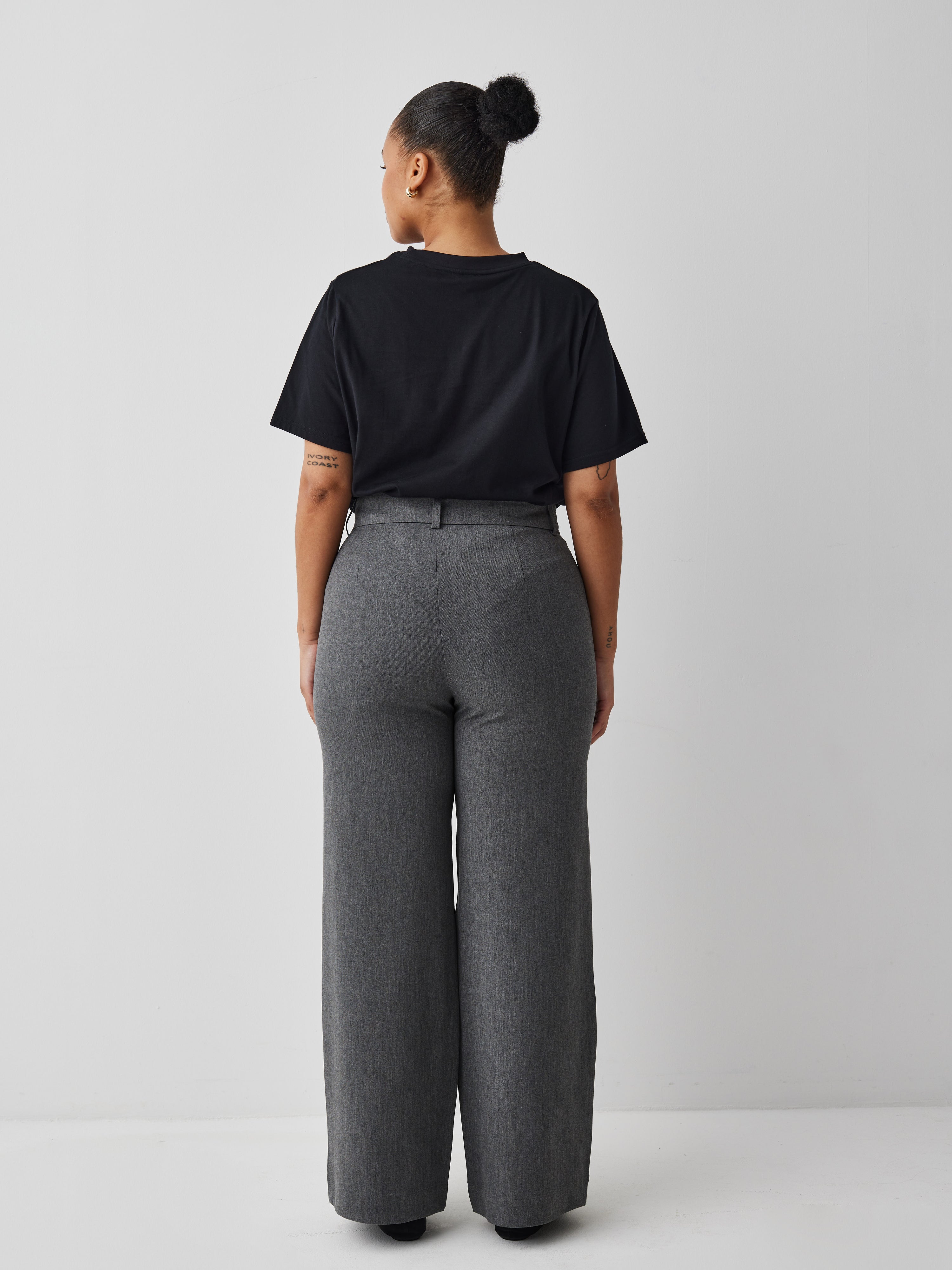 Lucy-M_Medium Melange_Model_