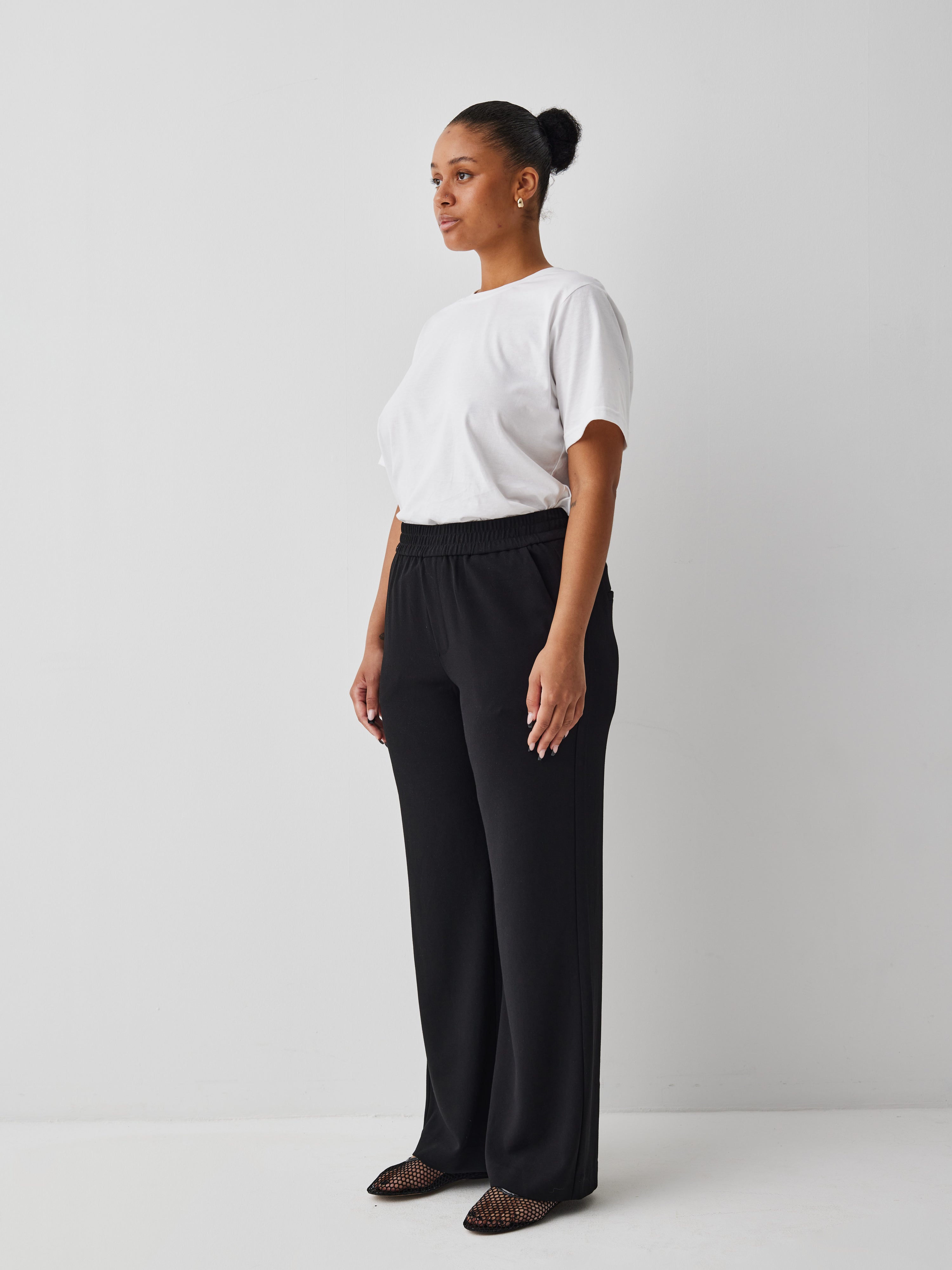 Phillipa_Black_Model_