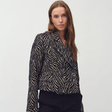 Iva-M_Zebra Sugar Black_Model_