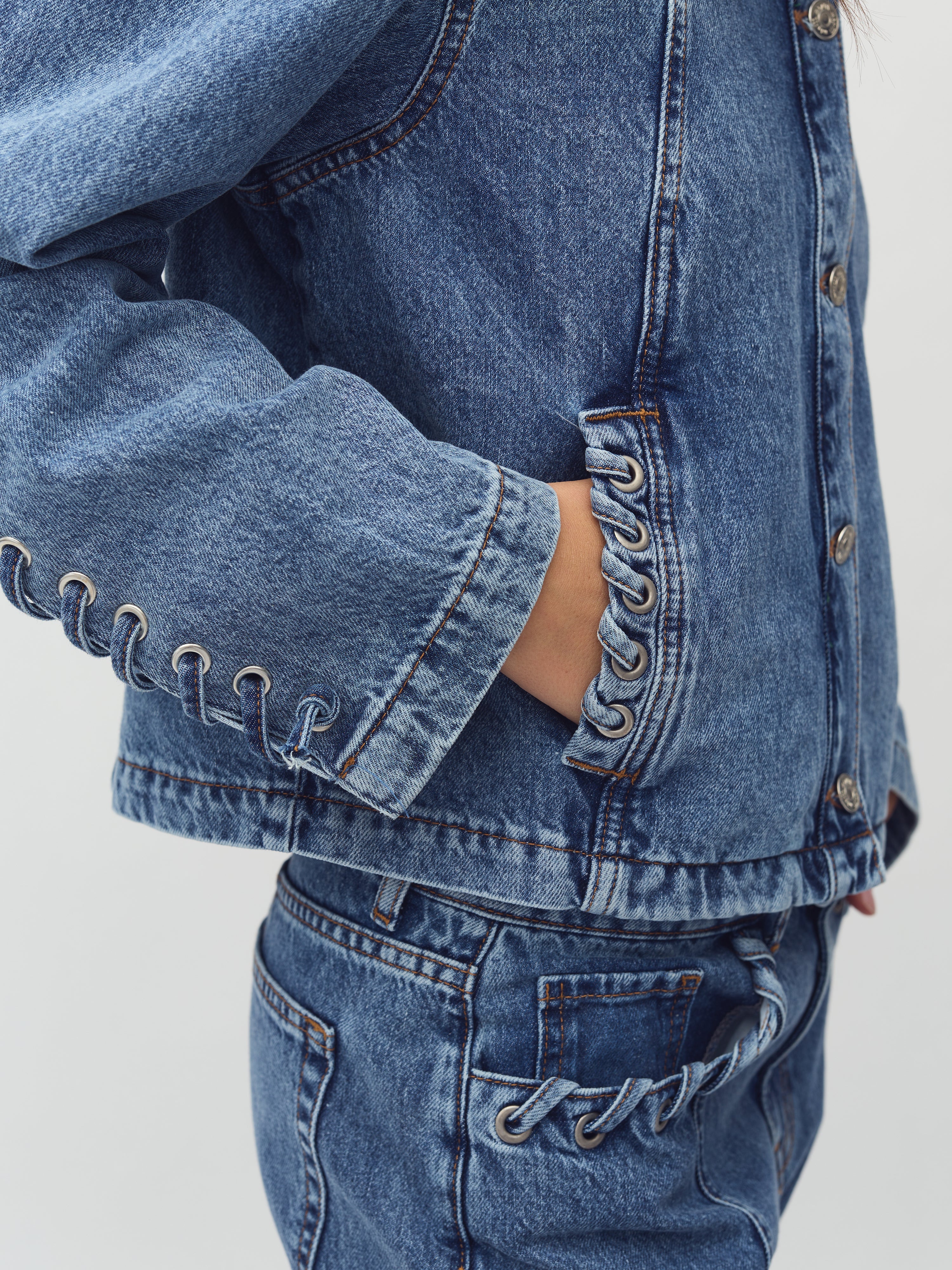 Zolan-M_Mid Blue Vintage_Model_