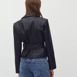 Salivia-M_Black_Model_