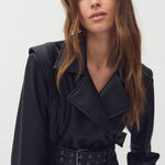 Salivia-M_Black_Model_