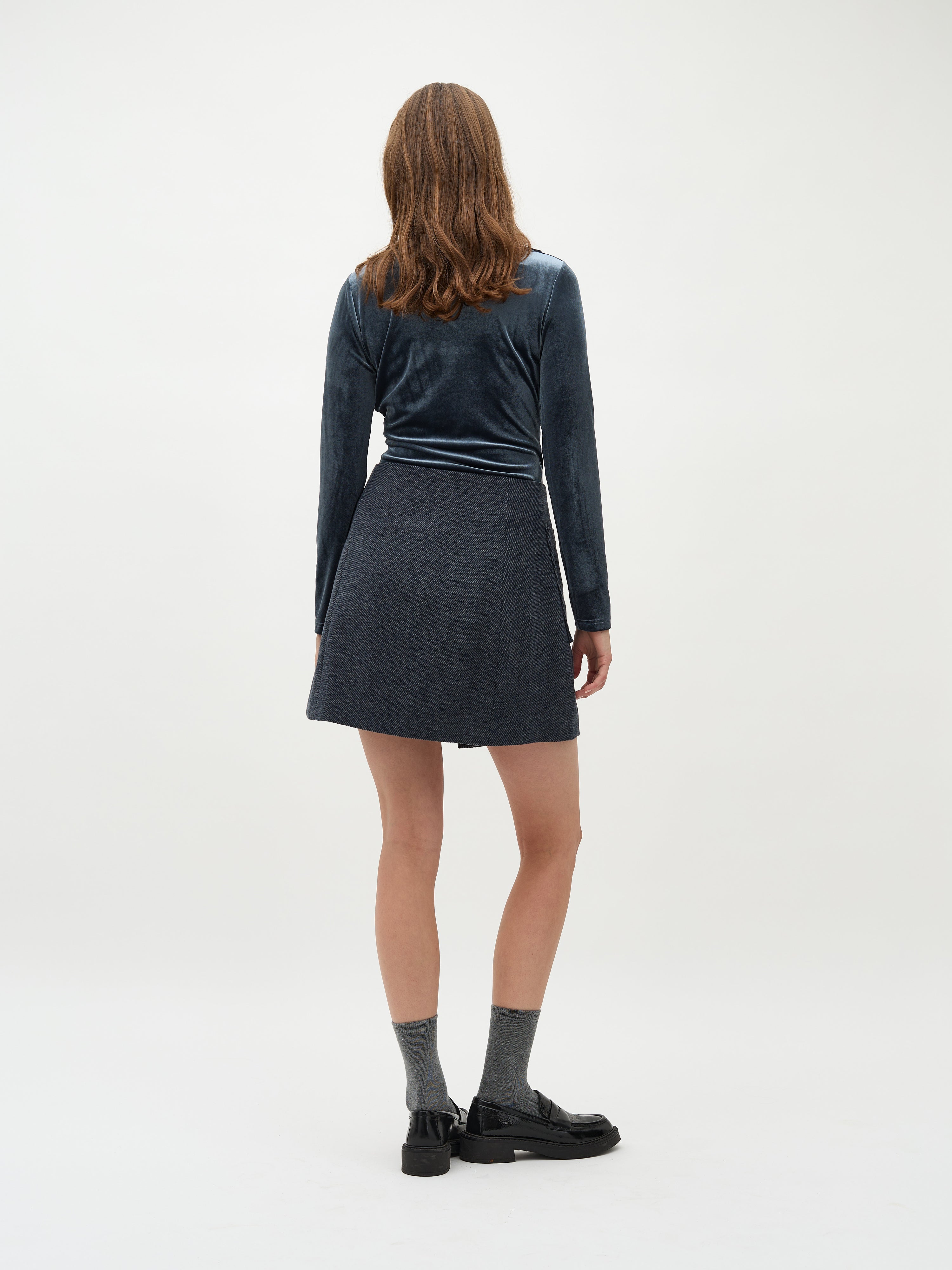 Lione_Slate Blue_Model_2