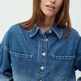 Winnia-M_Fading Denim Wash_Model_4