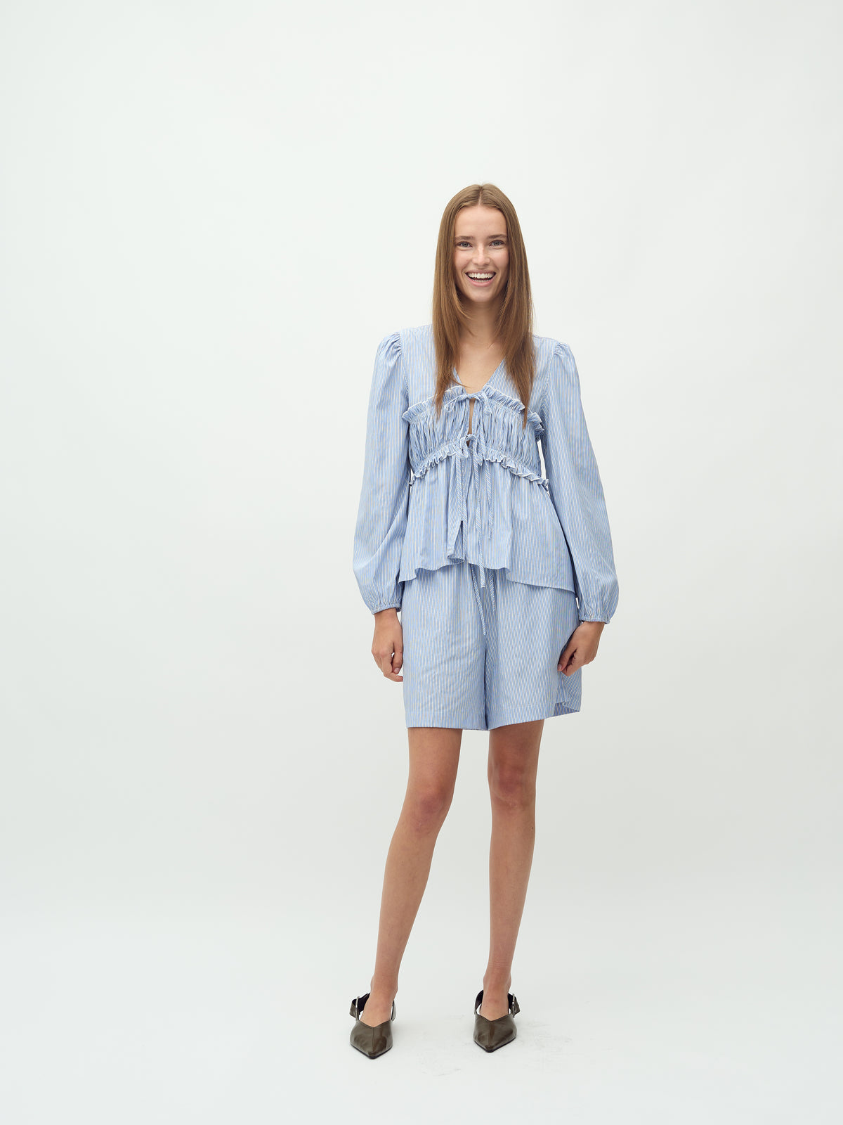 Pipa-M_Blue Zinnia Stripe_Model_0