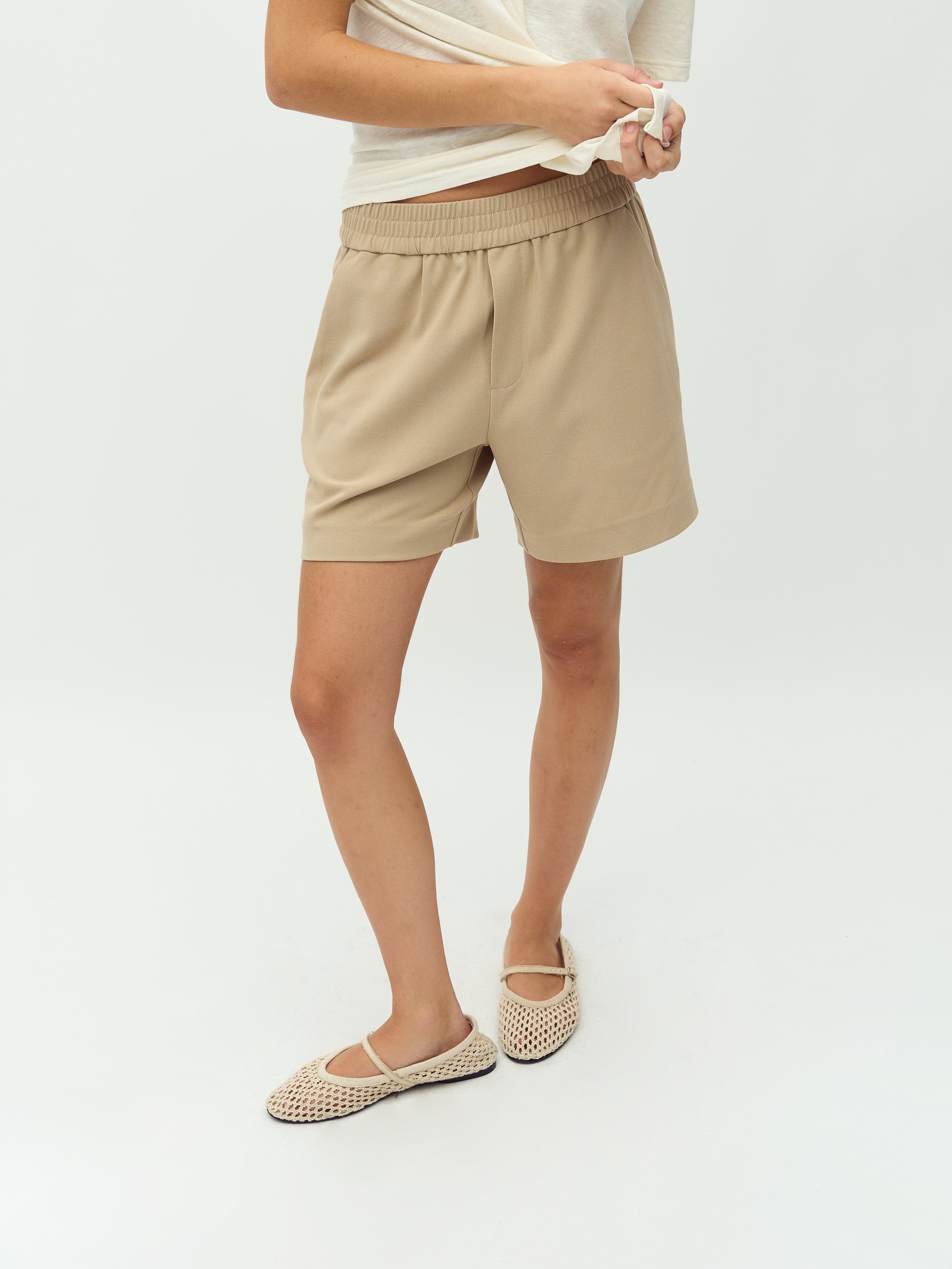 Phillipa Short-M_White Pepper_Model_1