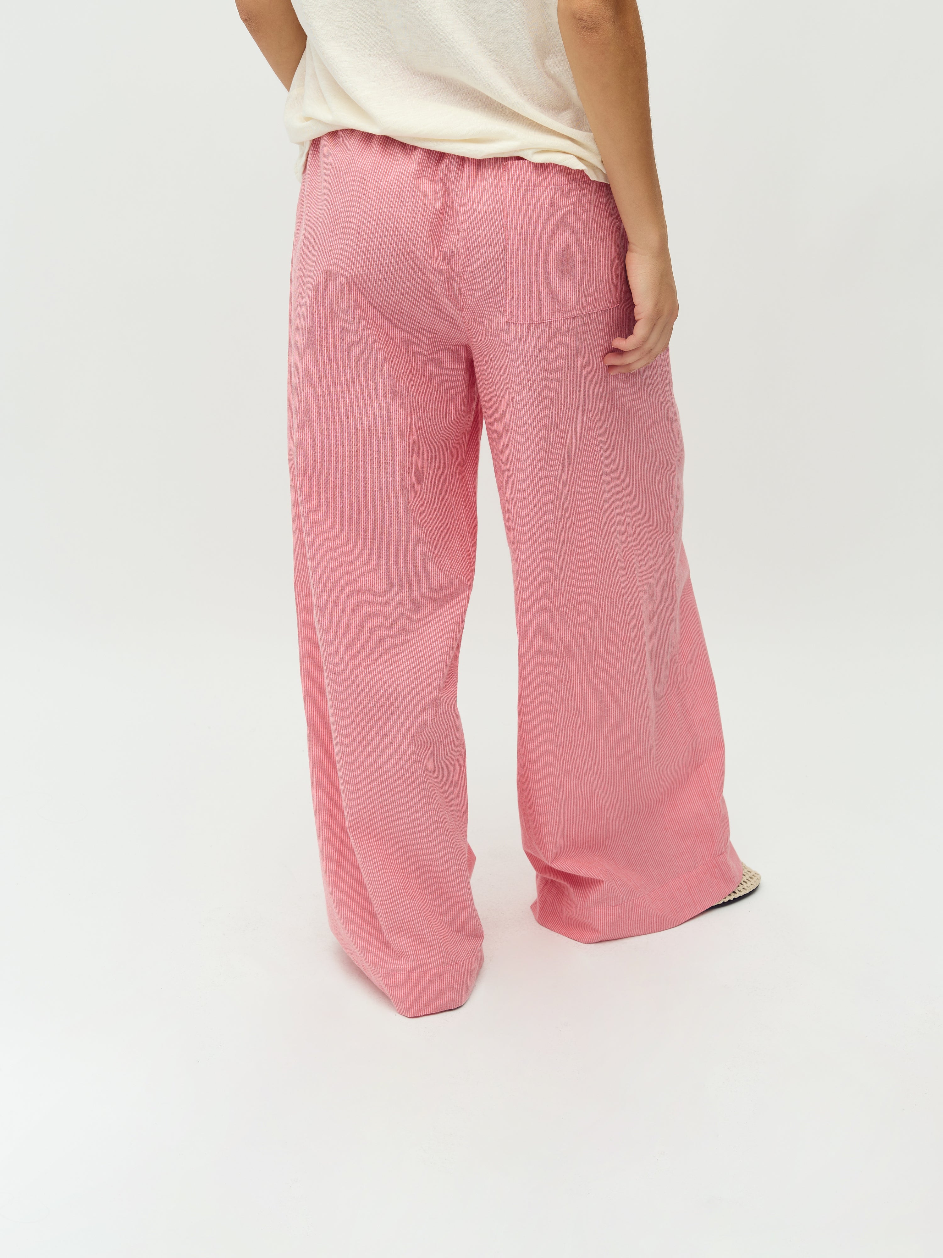 Clari-M_Pink Red Stripe_Model_2