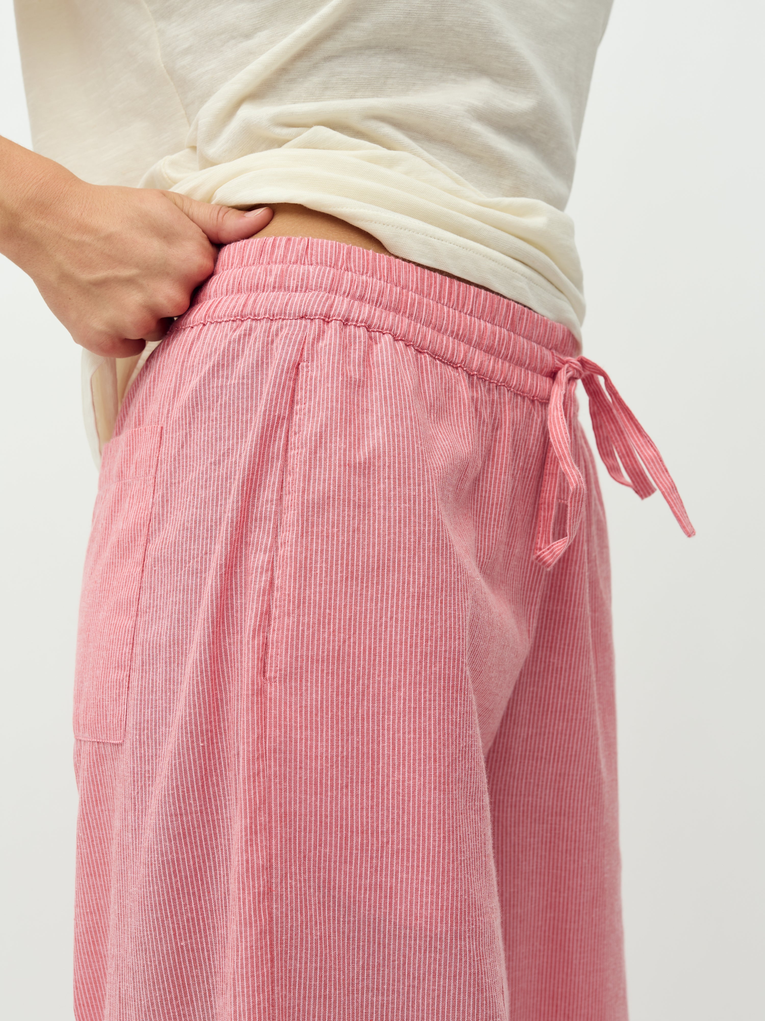 Clari-M_Pink Red Stripe_Model_4