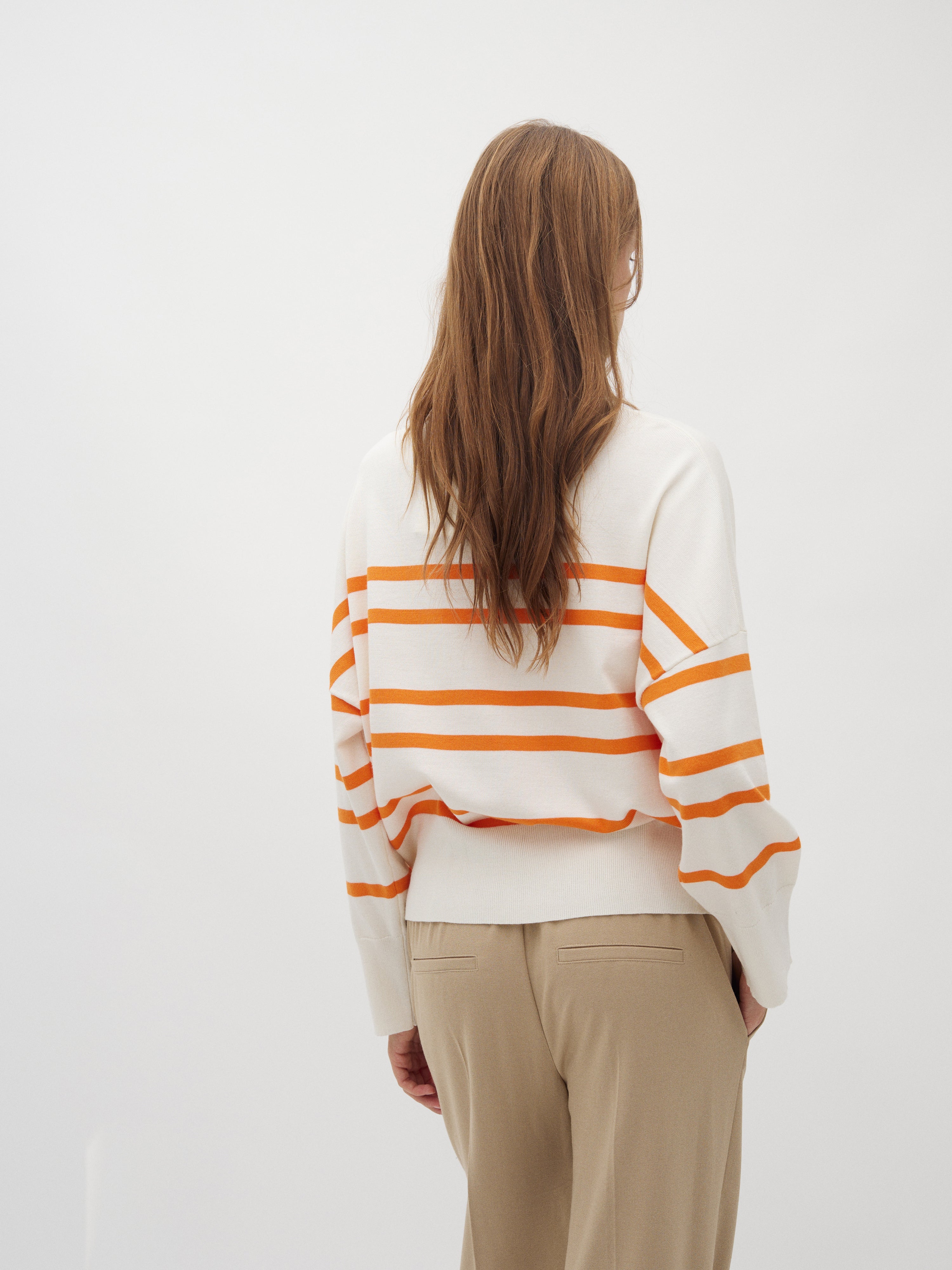 Gillian-M_Sugar Orange Peel Stripe_Model_2