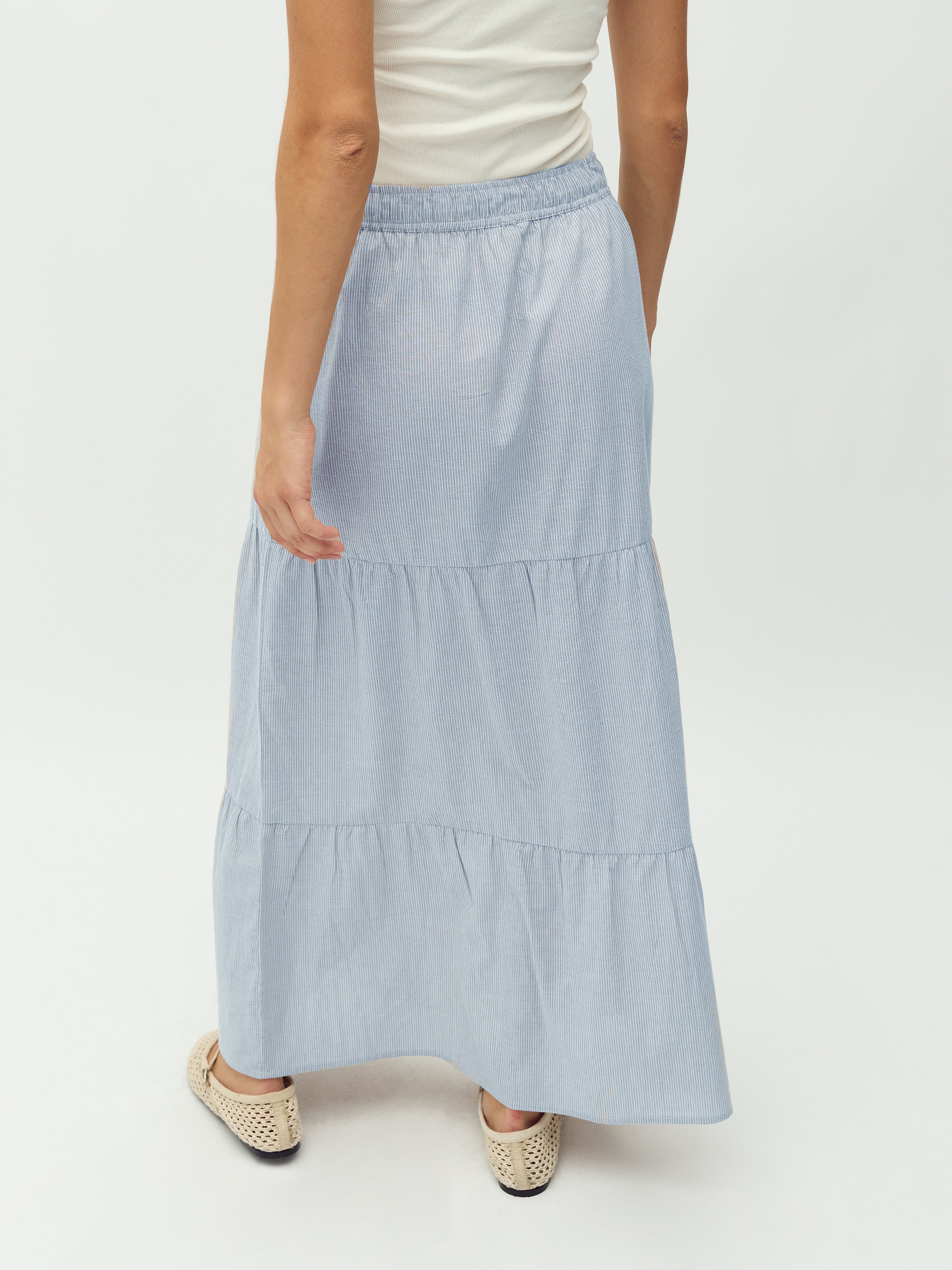 Otille-M_Blue White Stripe_Model_2