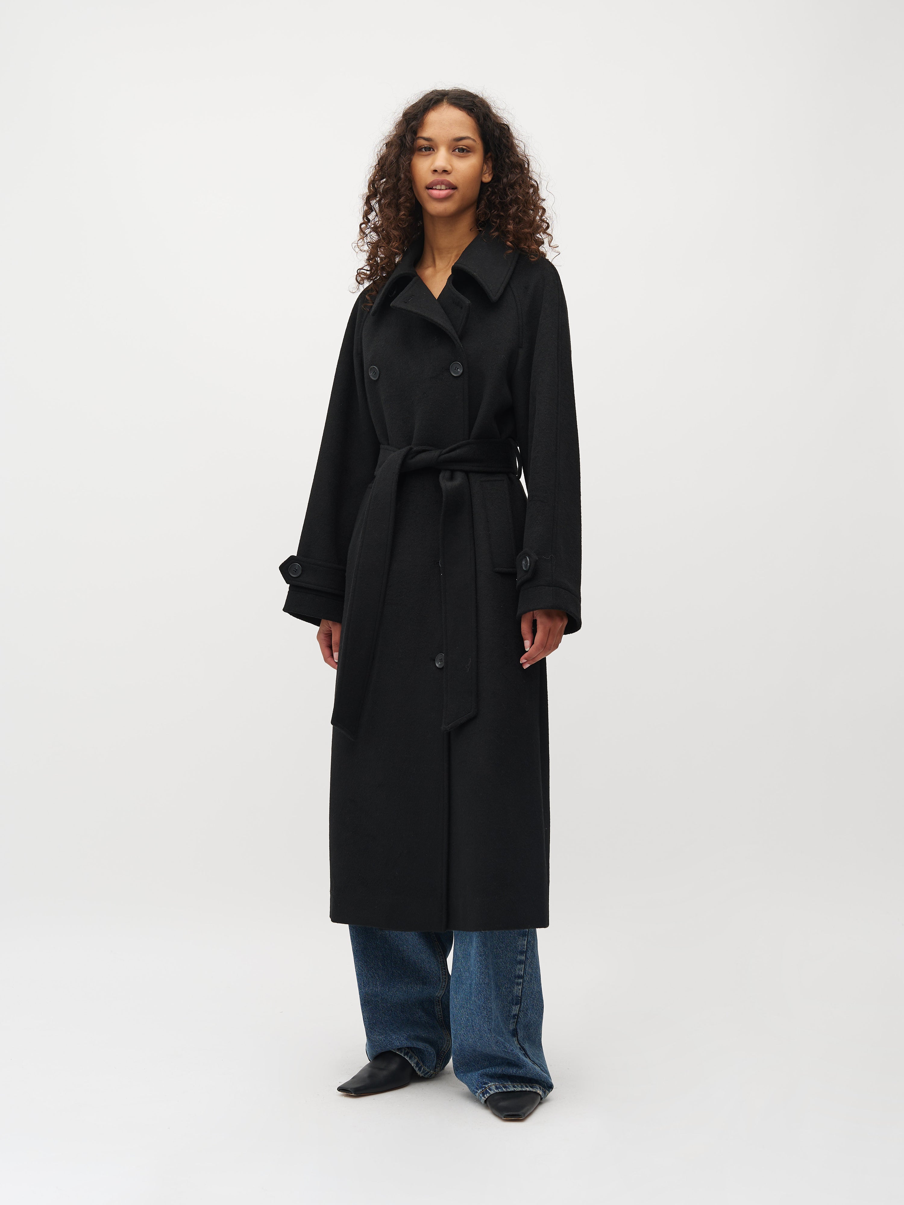 Odonna-M_Black_Model_0