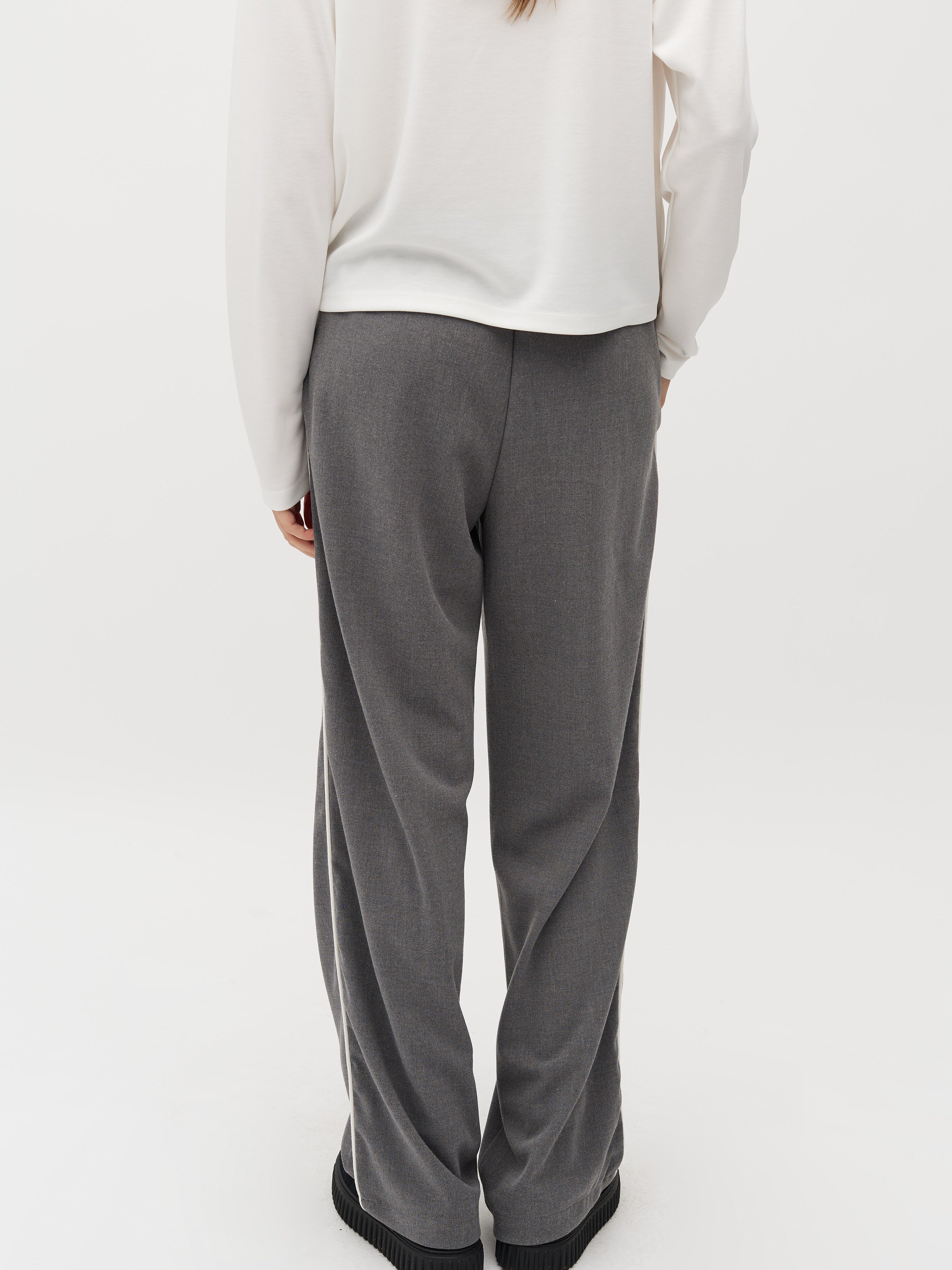 Rosalyn-M_Medium Melange_Model_4