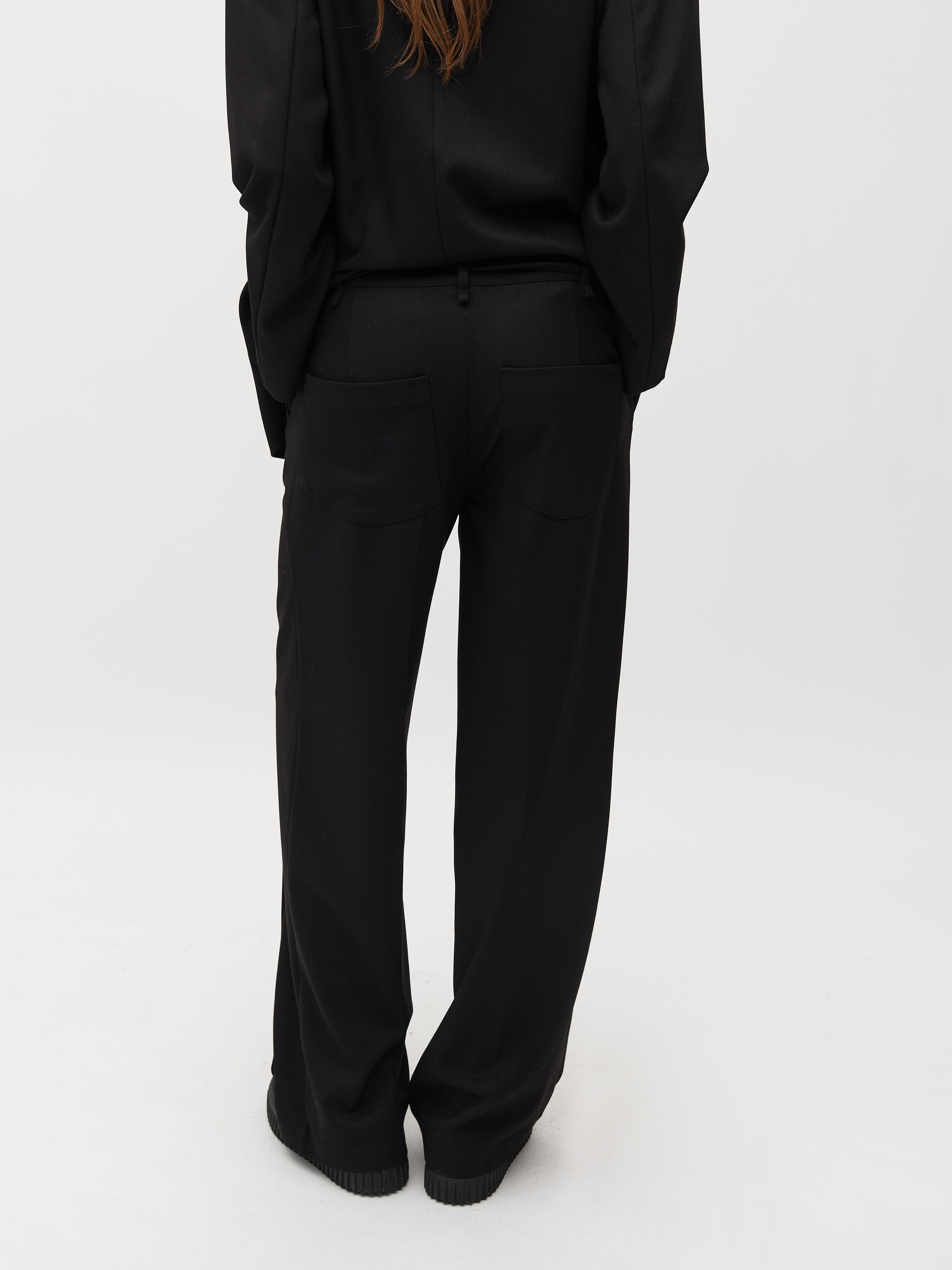 Kammia-M_Black_Model_2