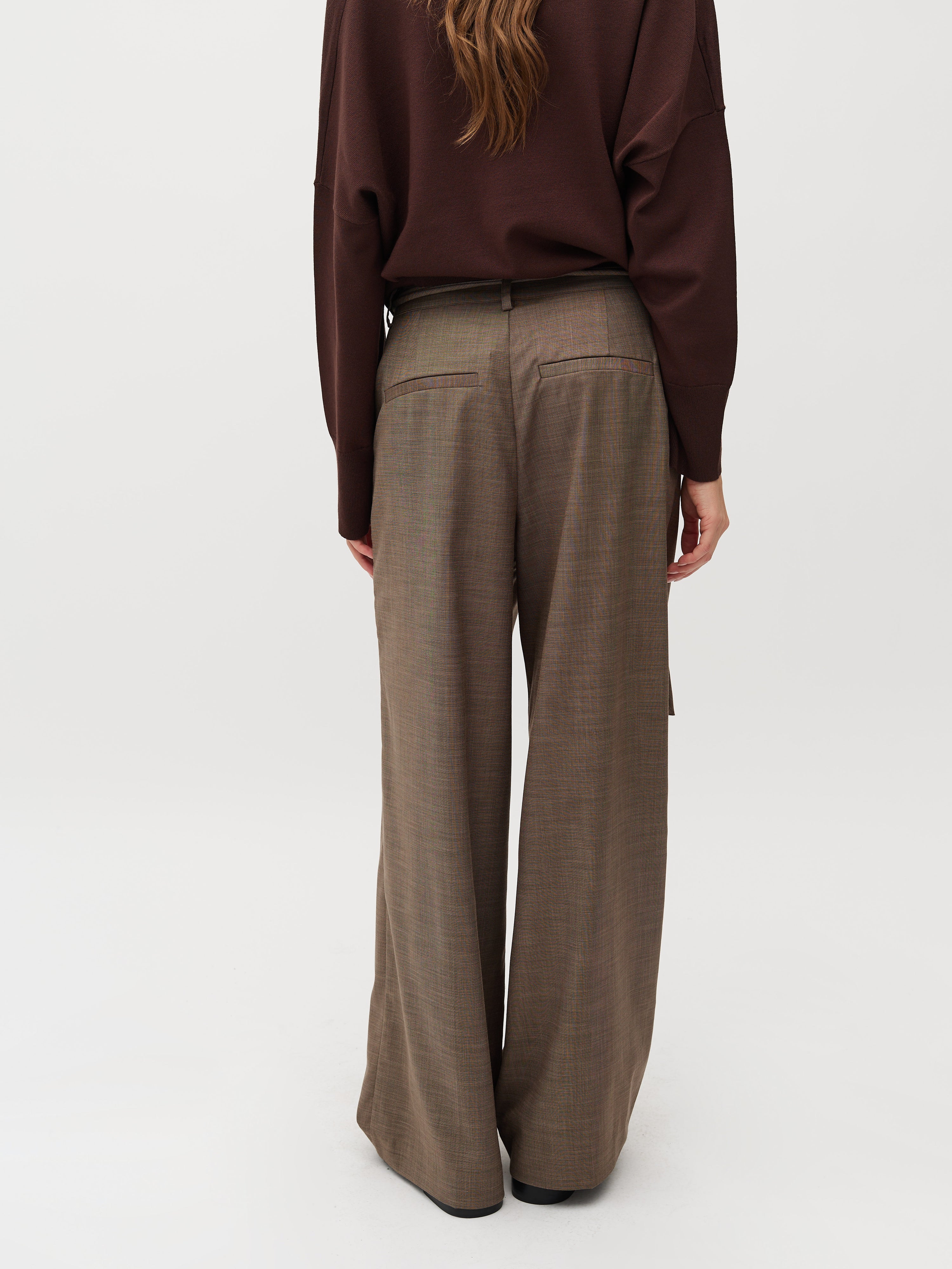 Lyrica-M_Chicory Coffee Melange_Model_4