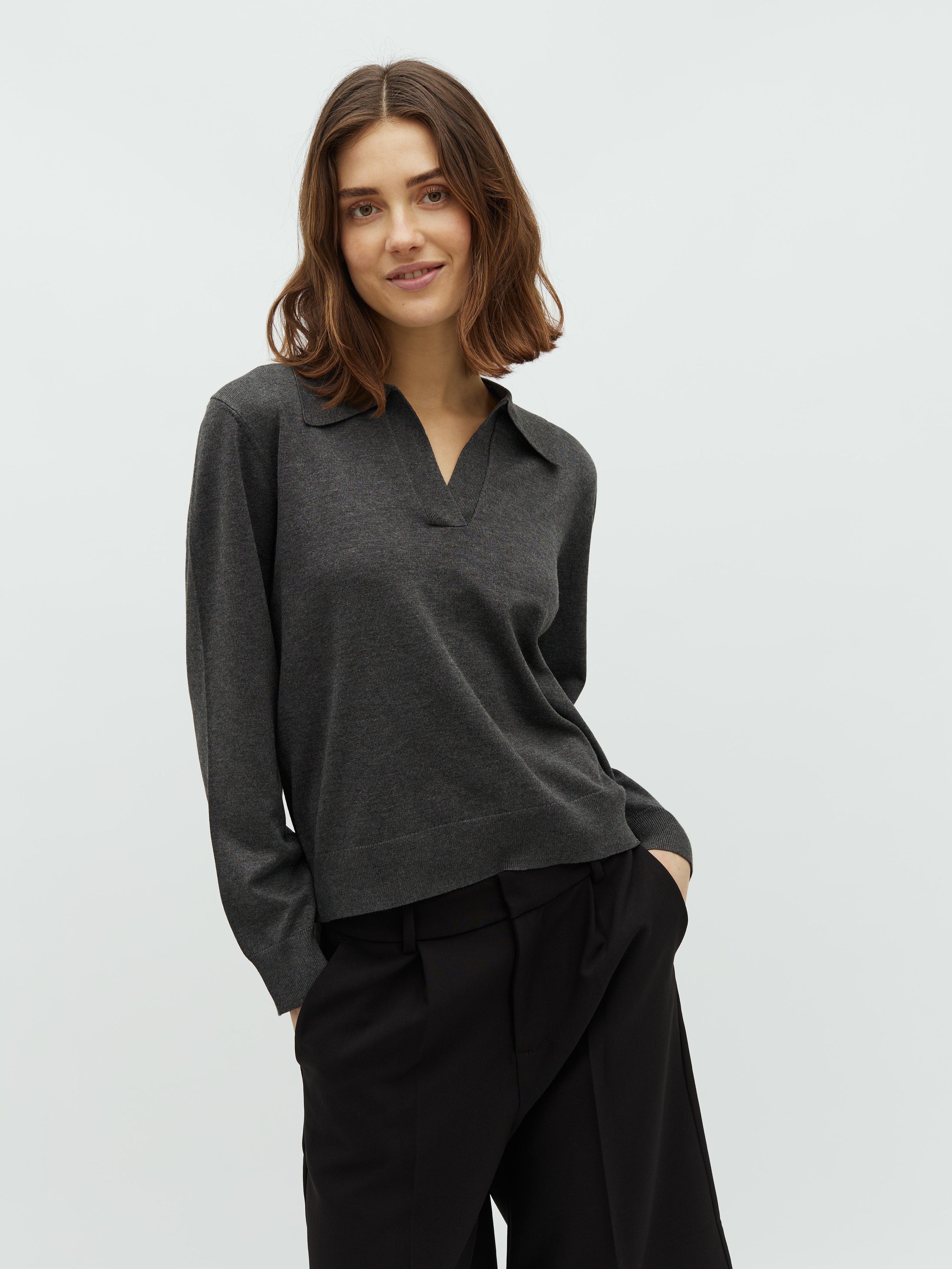 Sika-M_Dark Grey Melange_Model_0