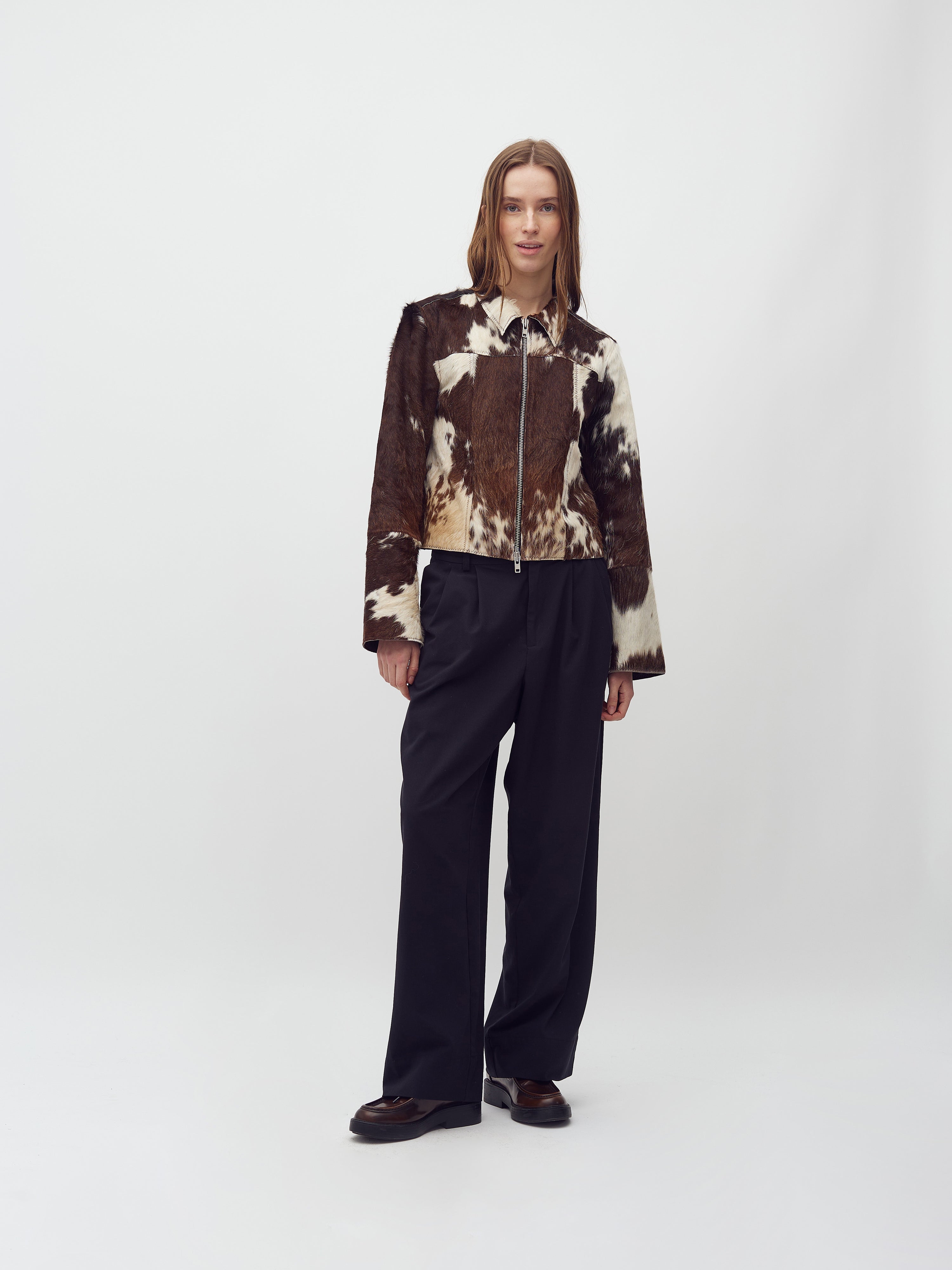 Joline-M_Brown Cow_Model_4