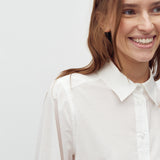 Kaloni-M_White_Model_5