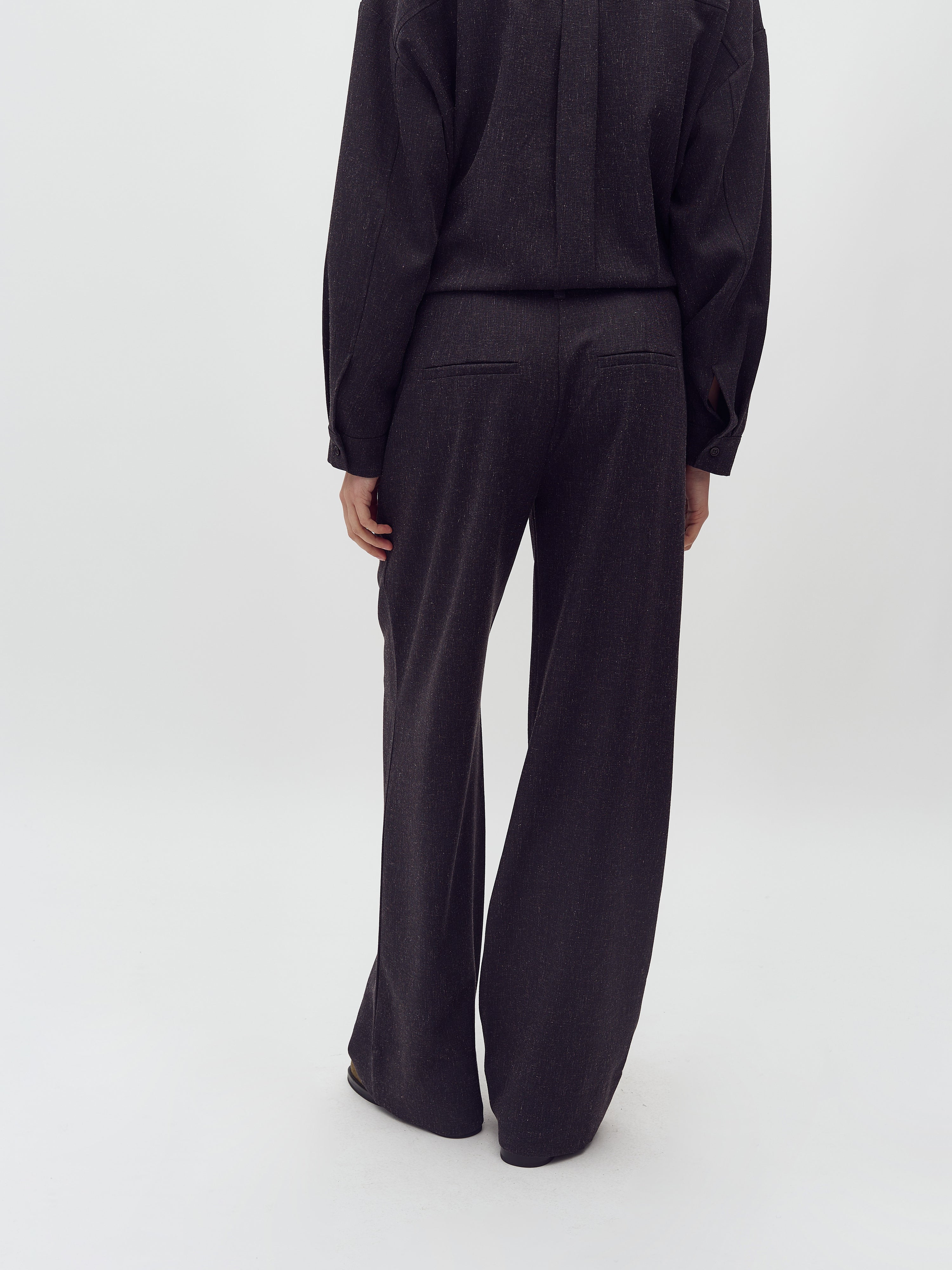 Rihnwen-M_Midnight Navy Melange_Model_1