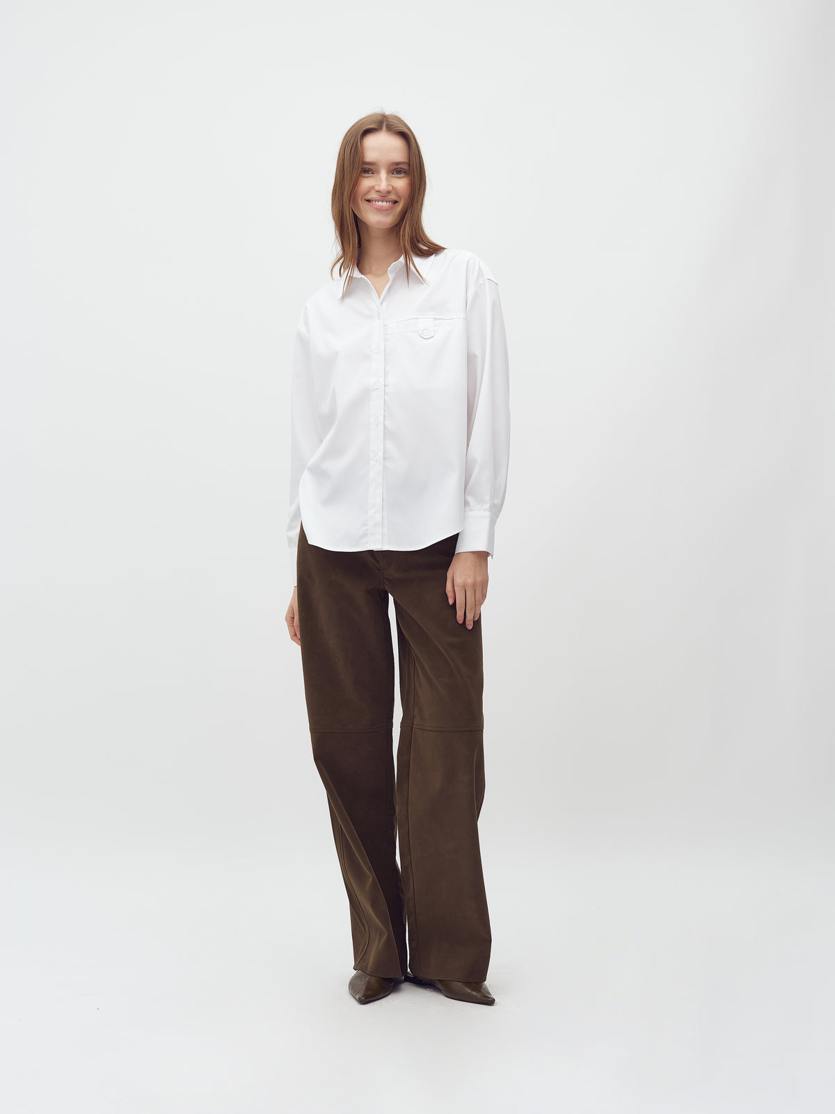 Hildi-M_White_Model_0