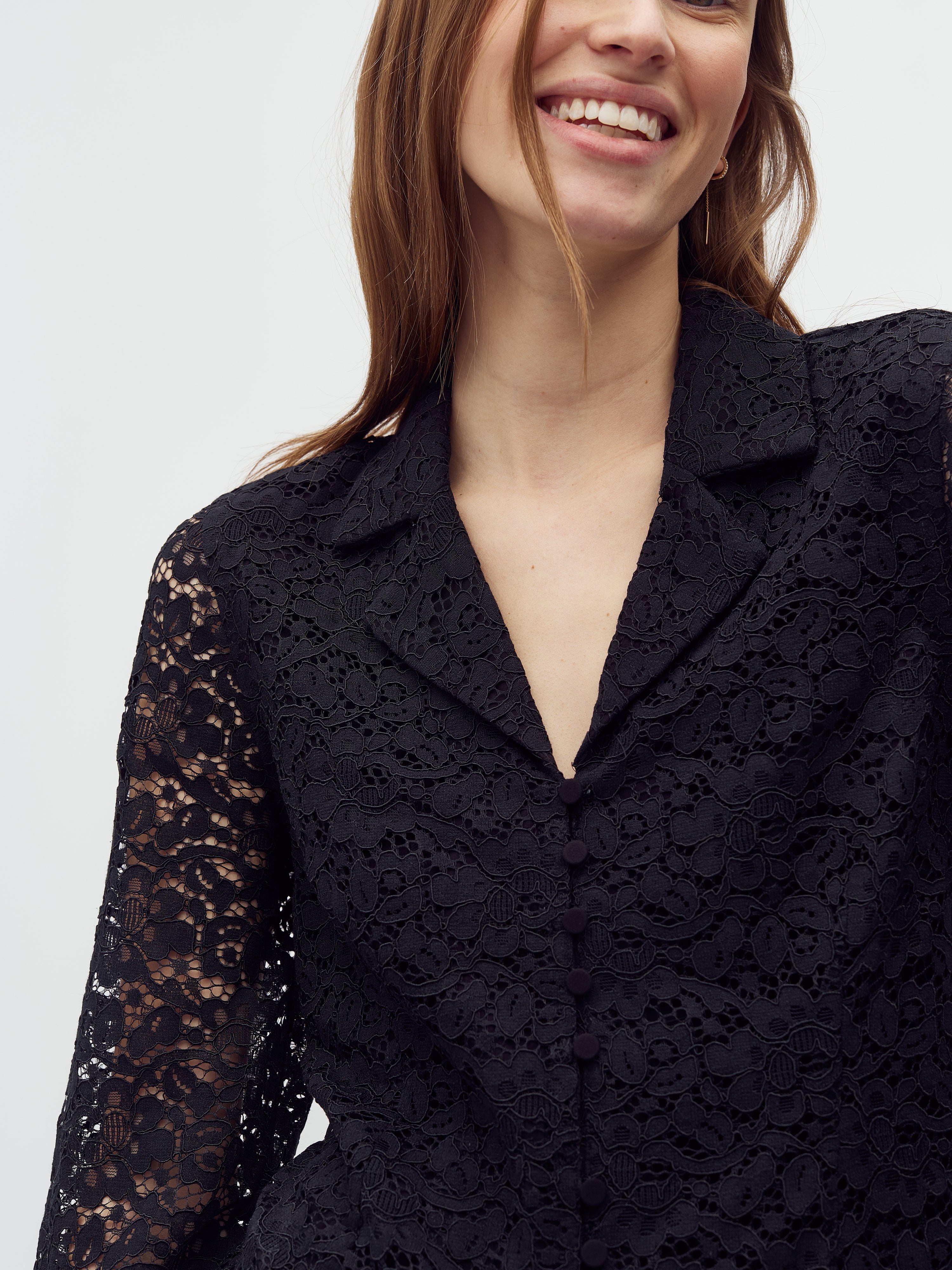 Malla-M_Black_Model_1