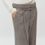 Kammia-M_Pepper Grey Melange_Model_2