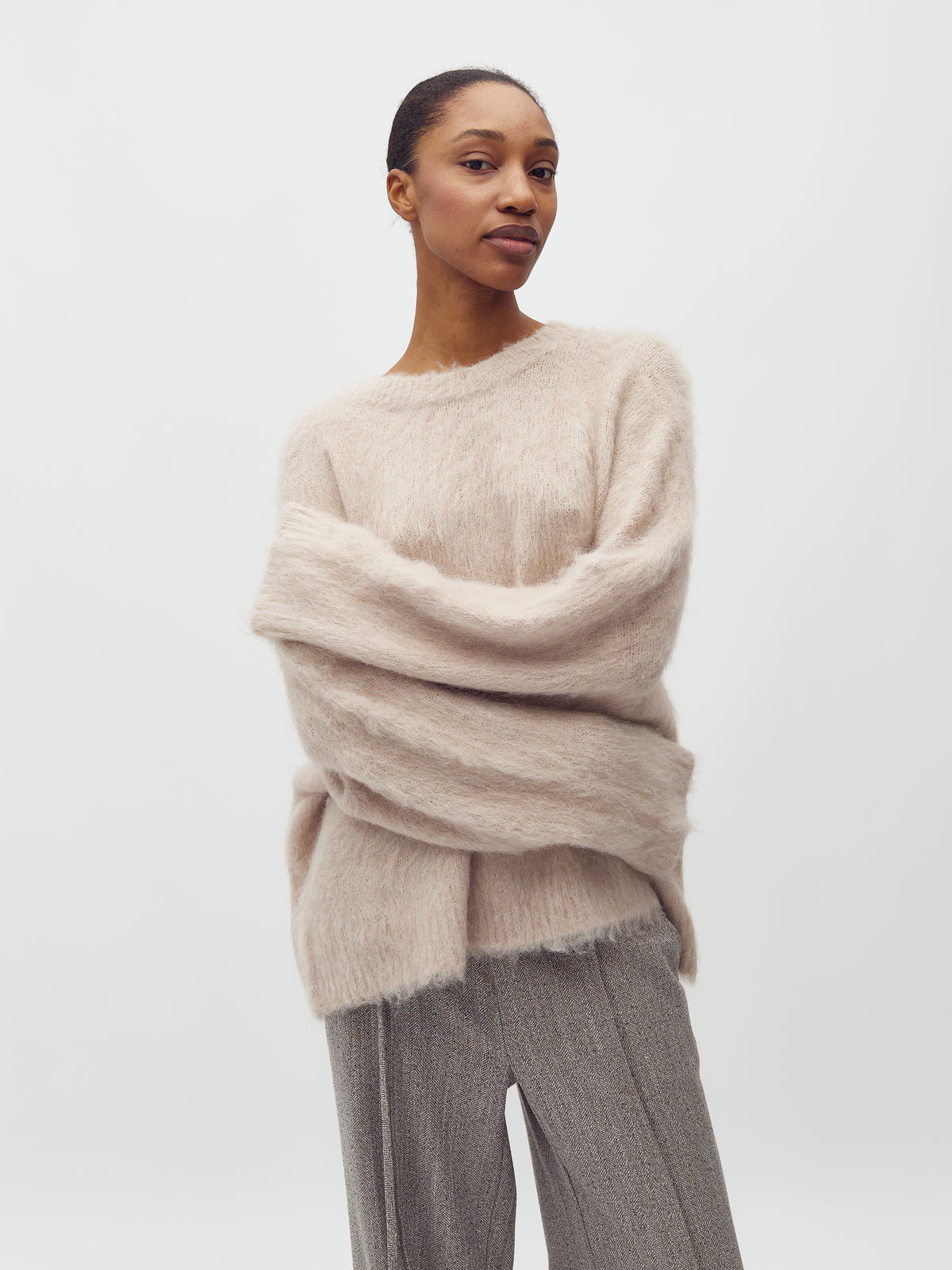 Gillis-M_Light Beige_Model_0