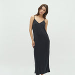 Leslee-M_Black_Model_0