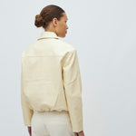 Vevine-M_Summer Yellow_Model_2