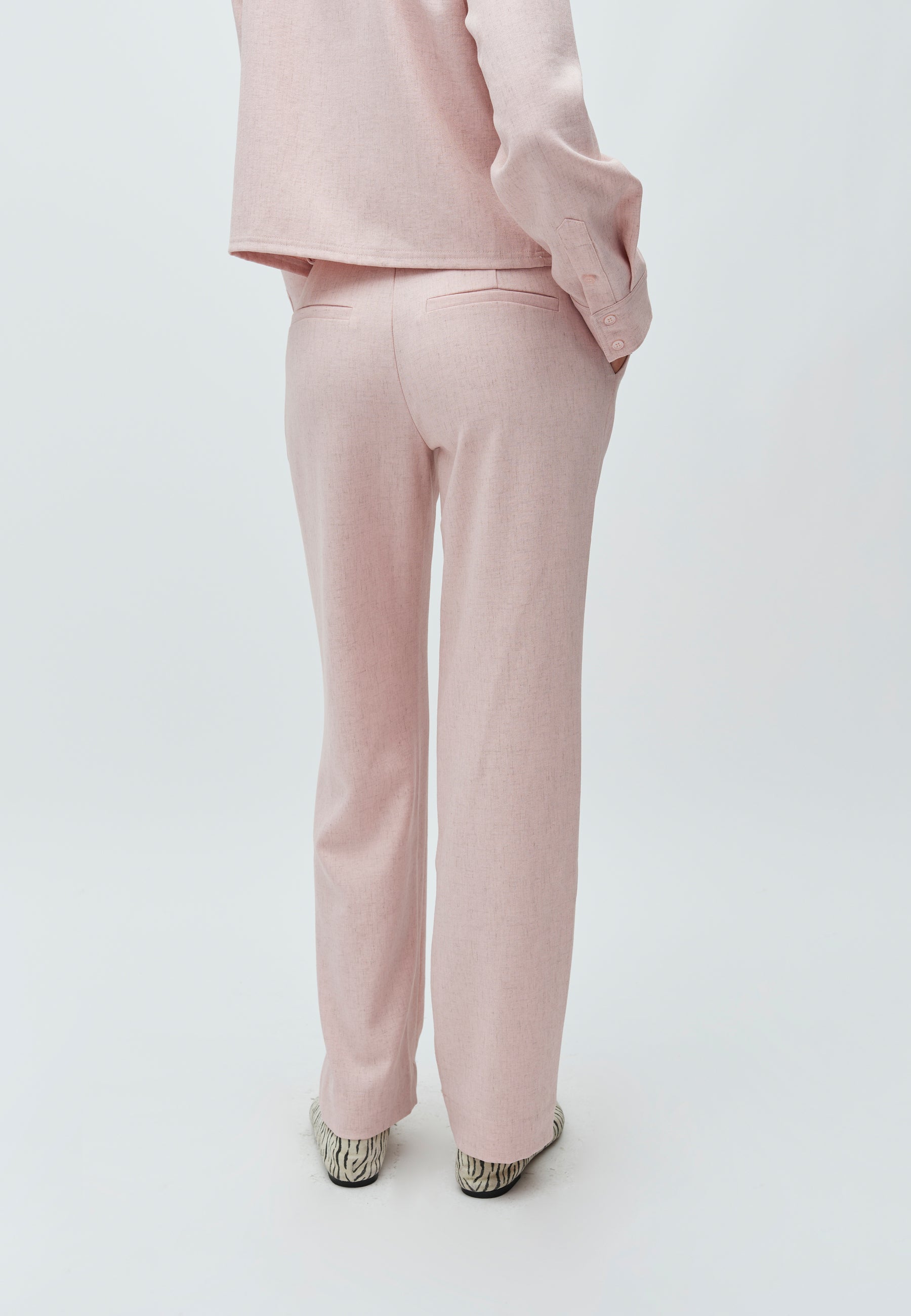 Kanika-M_Light Pink_Model_2