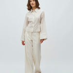 Kalanna-M_White Feather Grey Stripe_Model_0