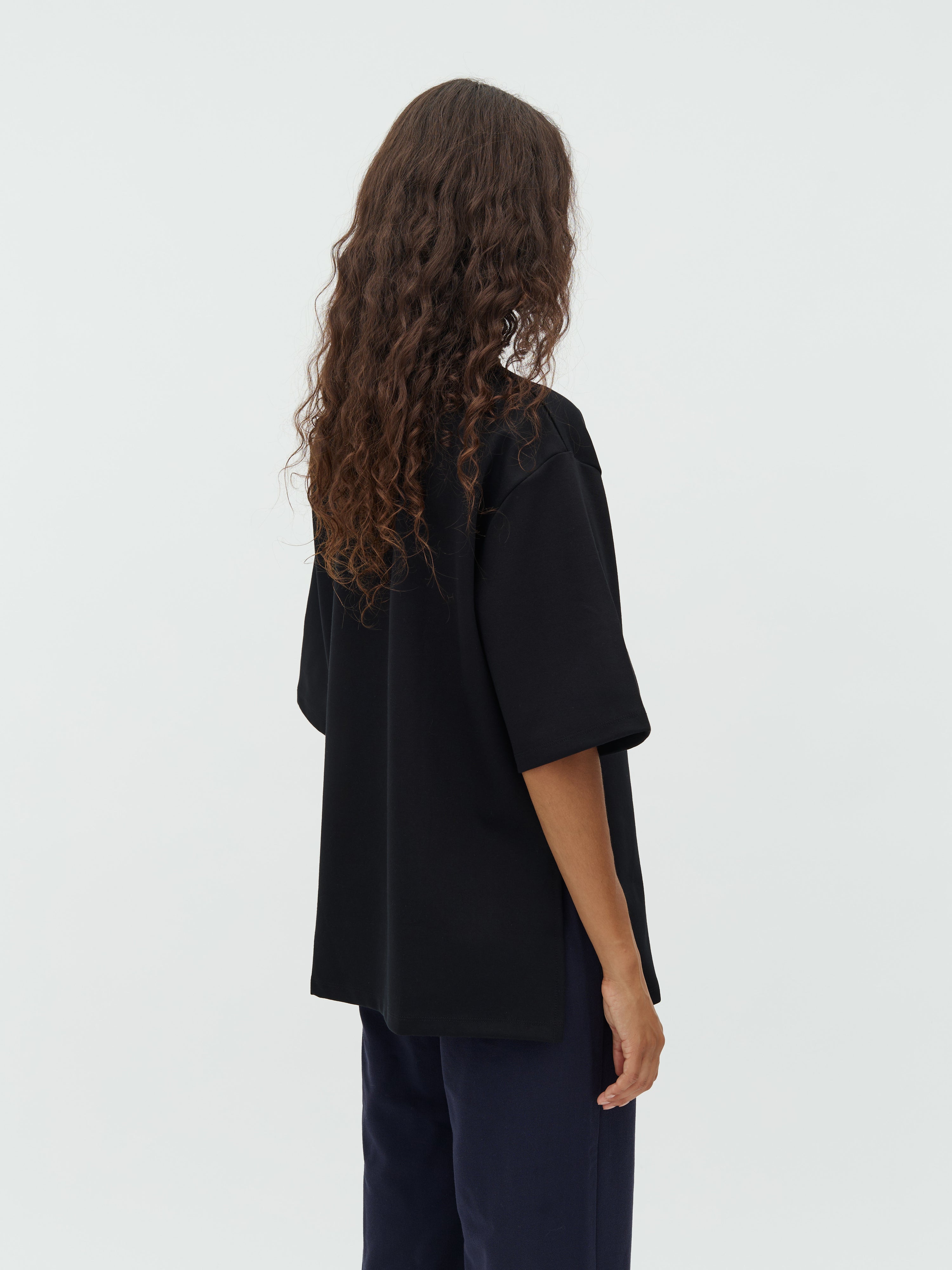 Emrylis-M_Black_Model_2