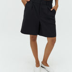 Guri-M_Black_Model_1