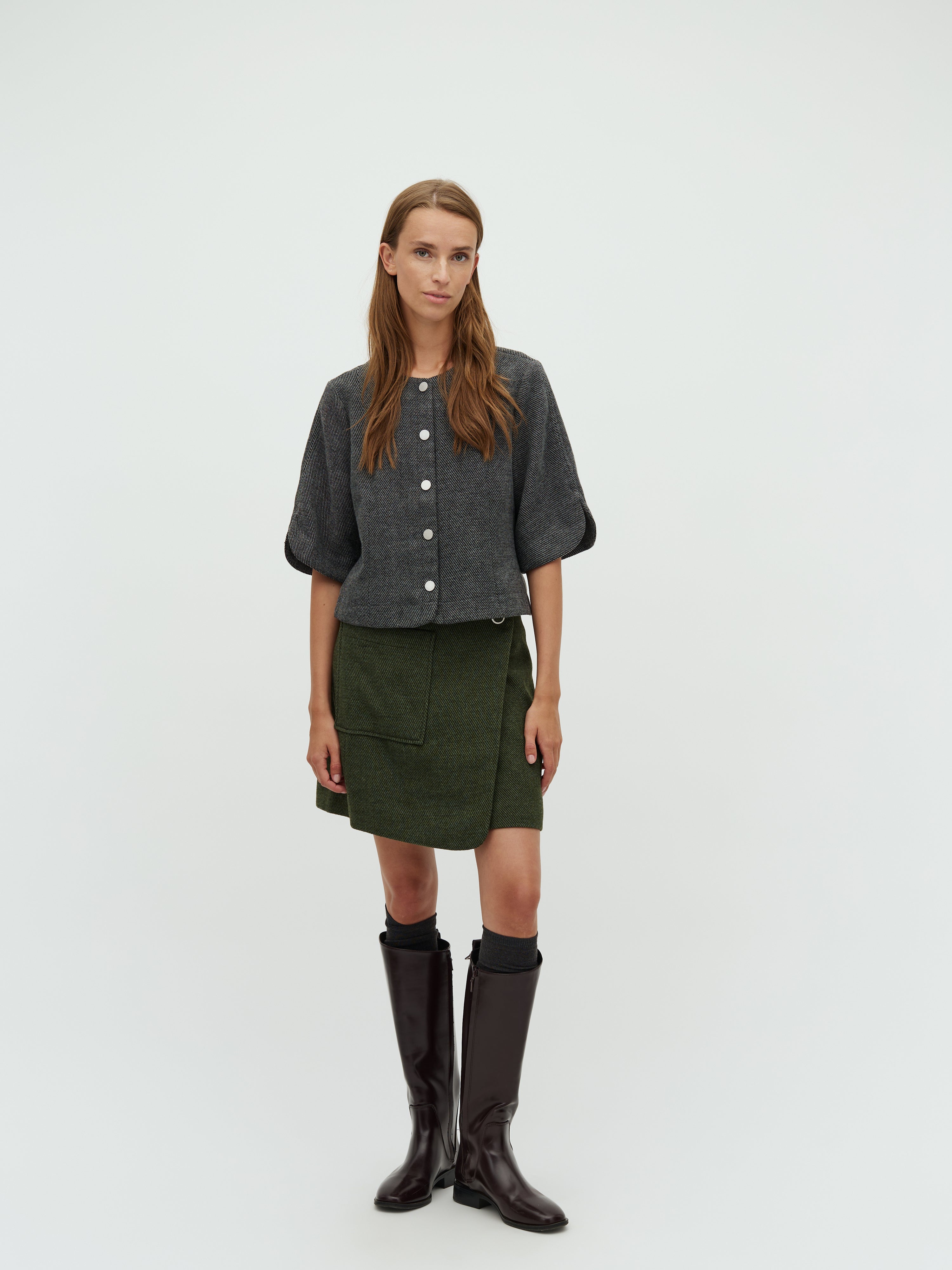 Baomin-M_Black Twill_Model_2