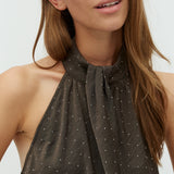 Zuzela-M_Dark Grey_Model_1