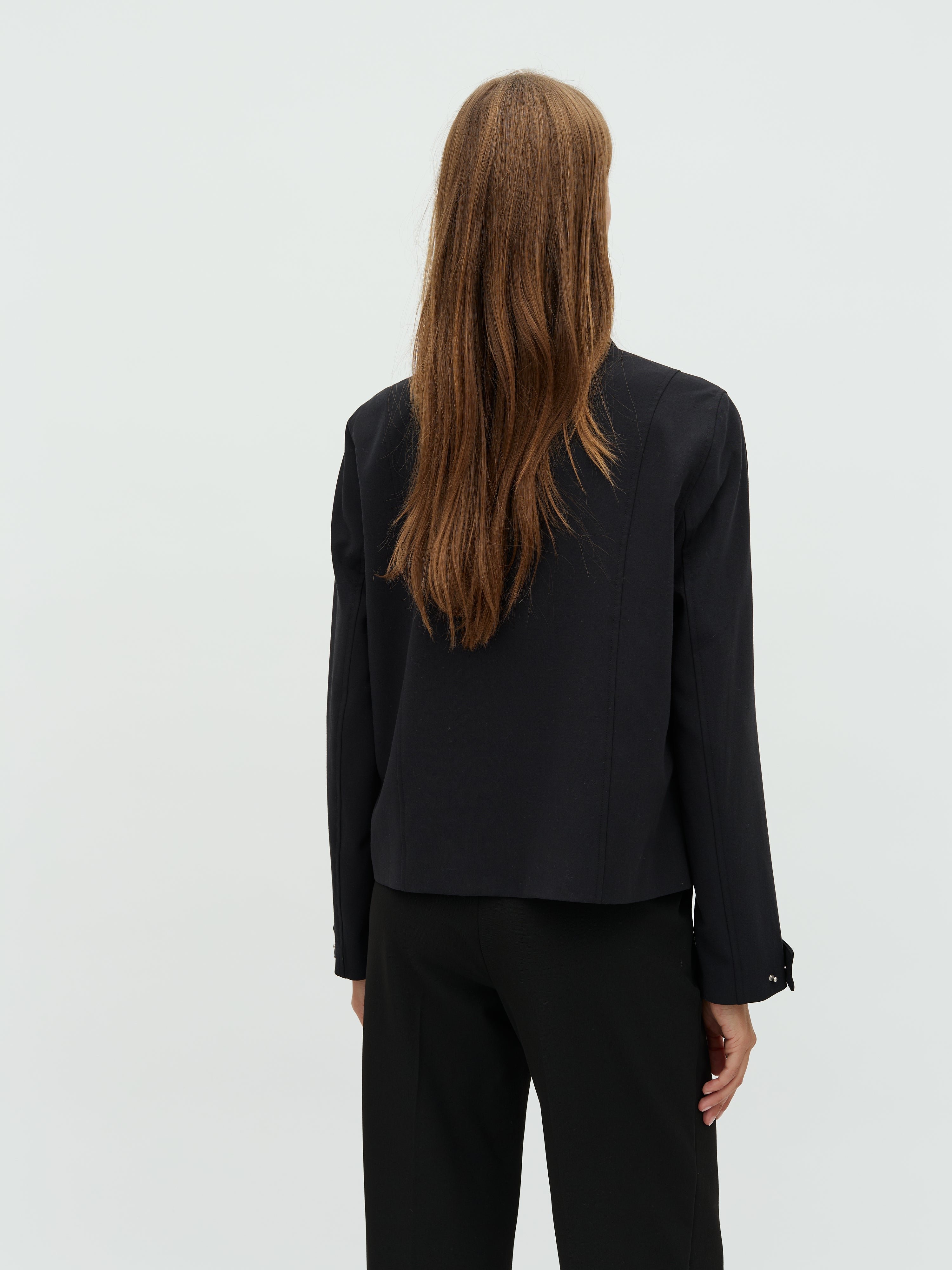 Yimo-M_Black_Model_1