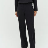 Rihnwen-M_Black_Model_1