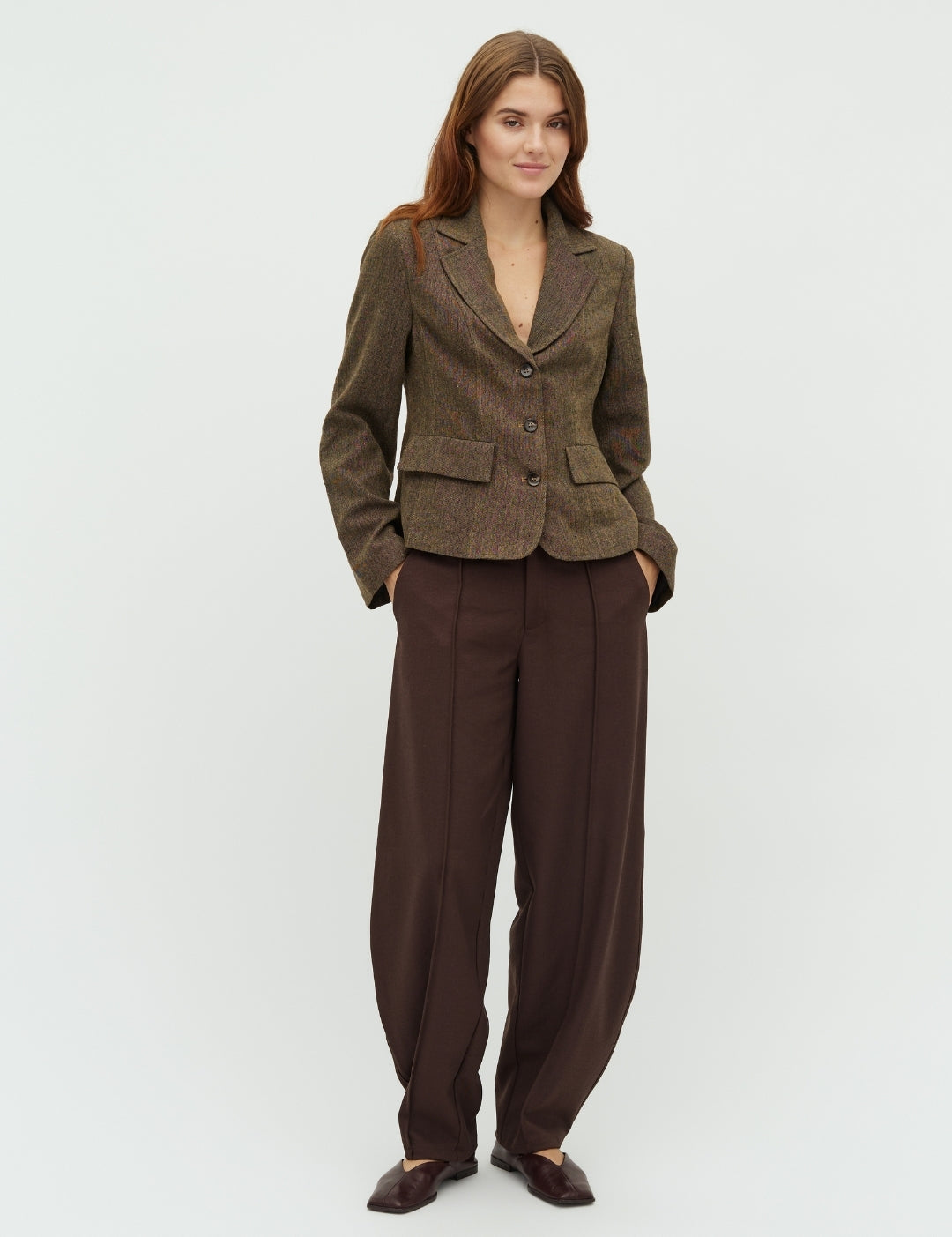 Beratti-M_Golden Brown Black_Model_3