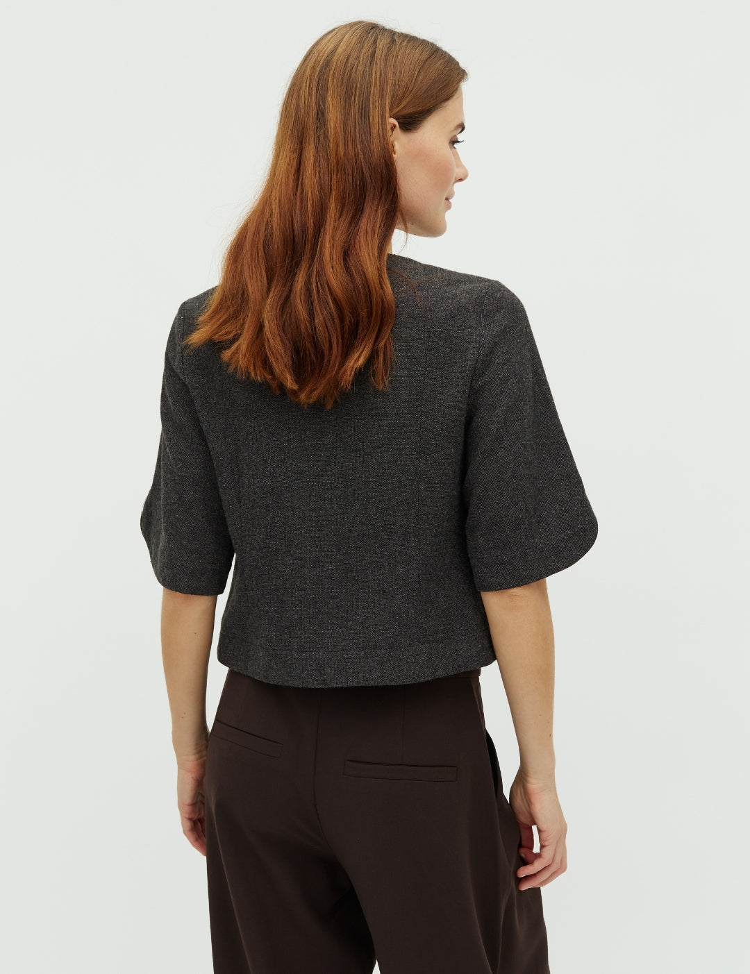 Baomin-M_Dark Grey Pepper_Model_2