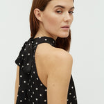 Palet-M_Black Sugar Dots_Model_1