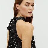 Palet-M_Black Sugar Dots_Model_1