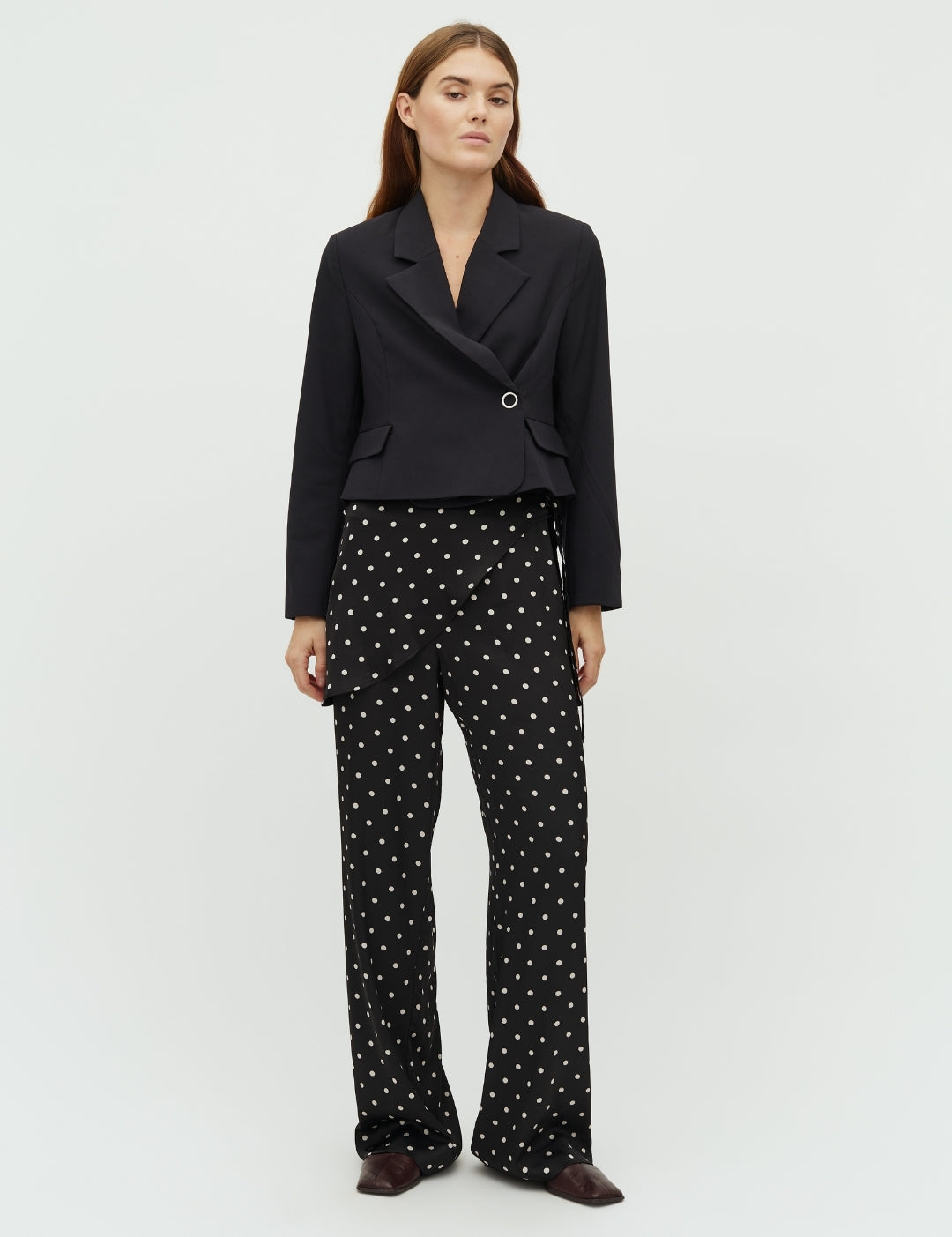 Sherman-M_Black Sugar Dots_Model_0